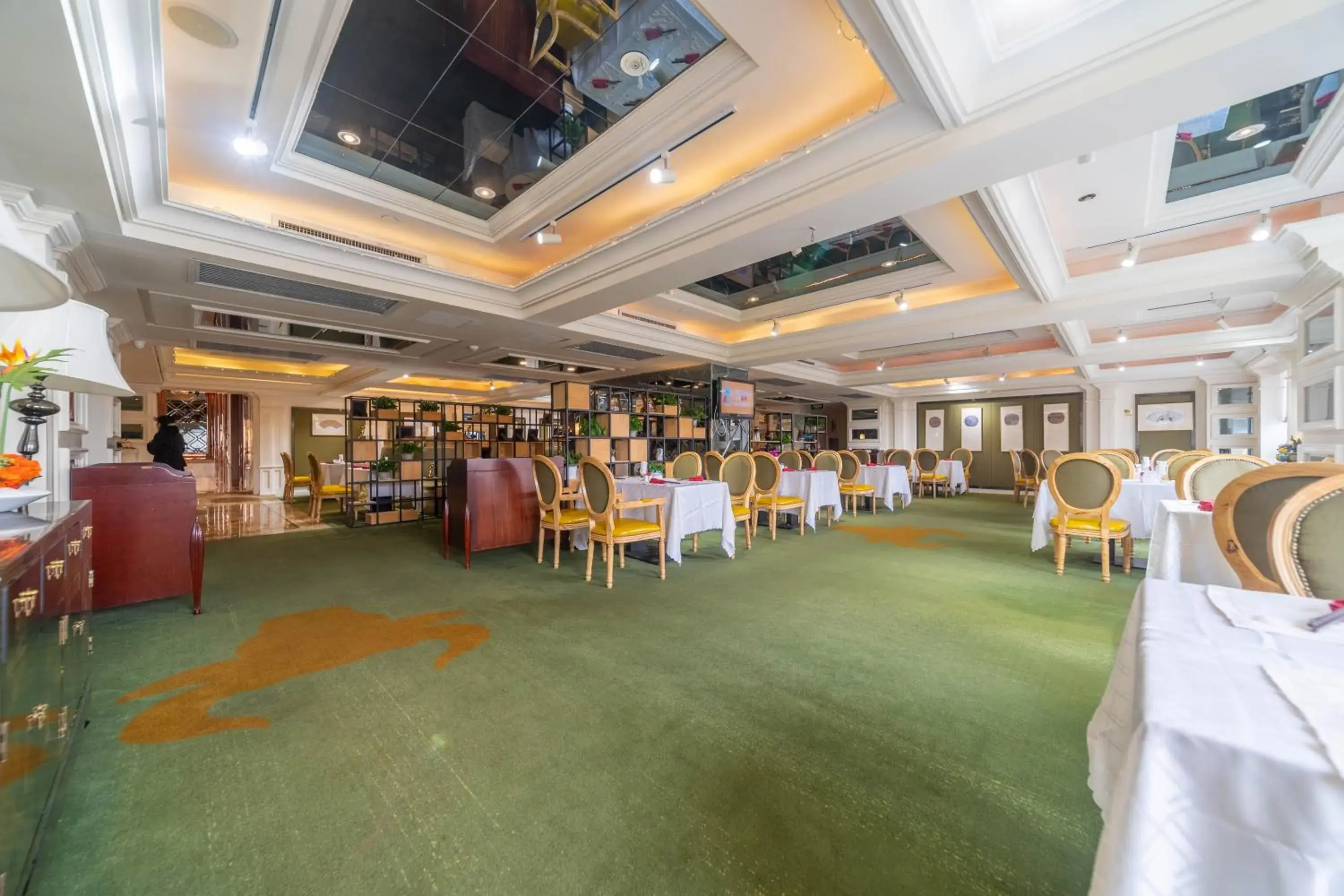 Restaurant/places to eat in Ramada Yichang Hotel Restaurant/places to eat in Ramada Yichang Hotel