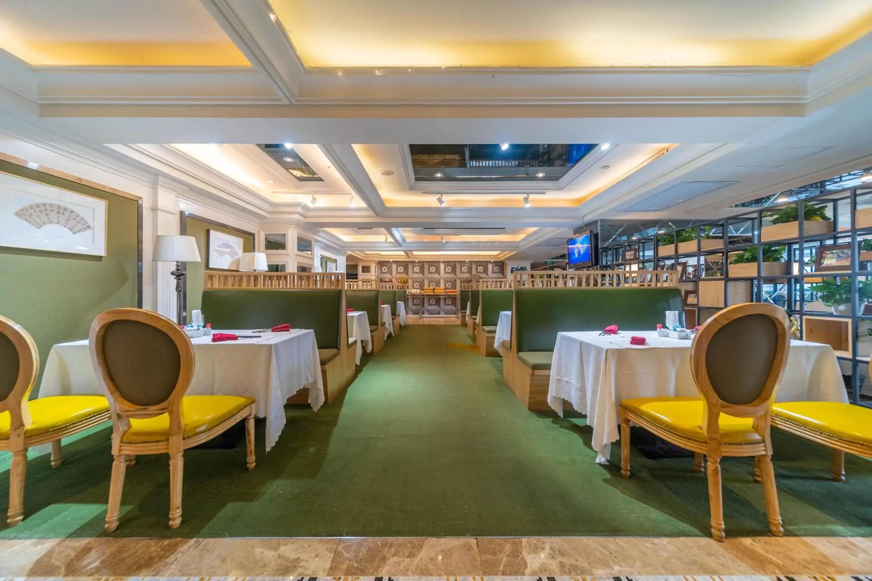 Restaurant/places to eat in Ramada Yichang Hotel Restaurant/places to eat in Ramada Yichang Hotel