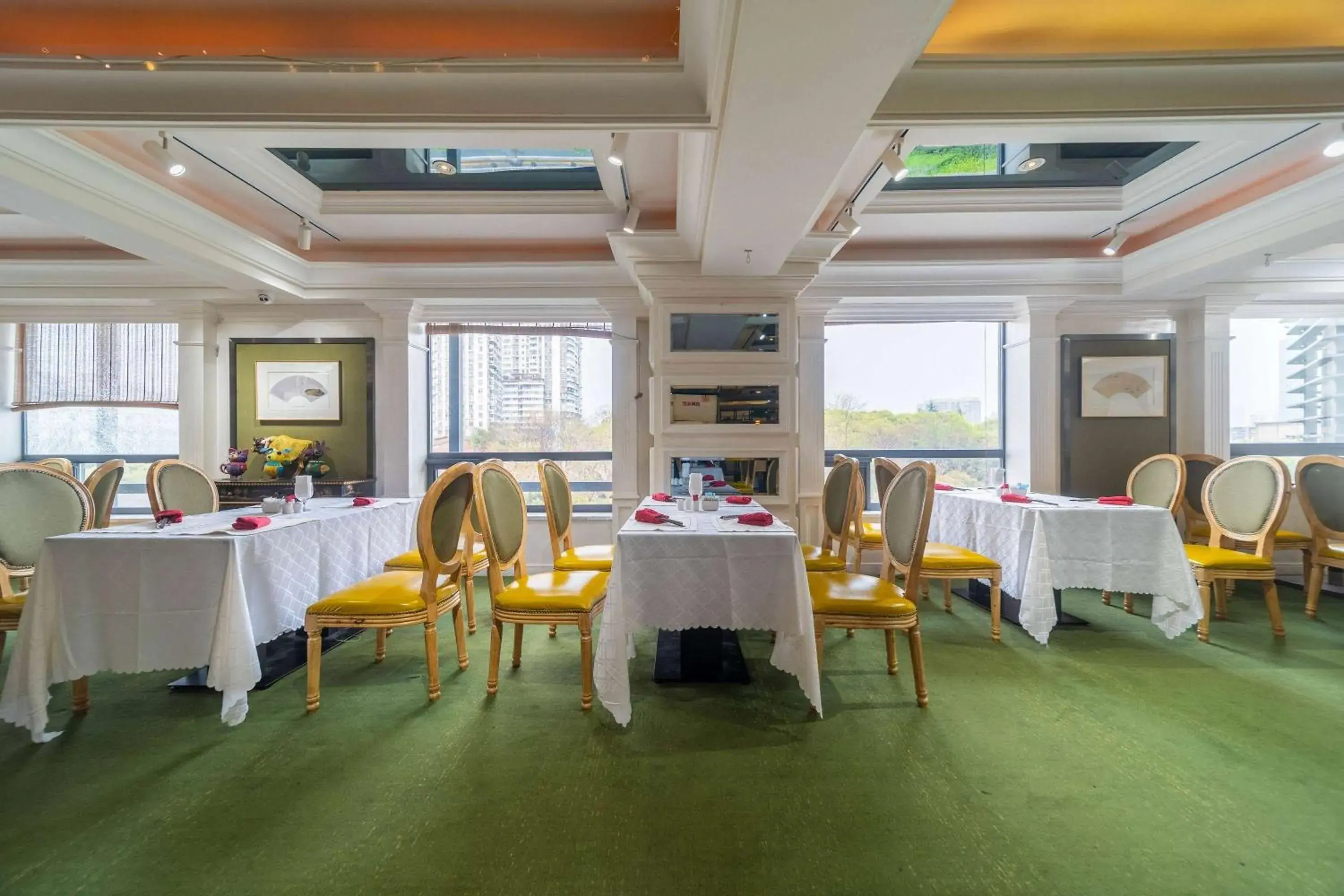 Restaurant/places to eat in Ramada Yichang Hotel Restaurant/places to eat in Ramada Yichang Hotel