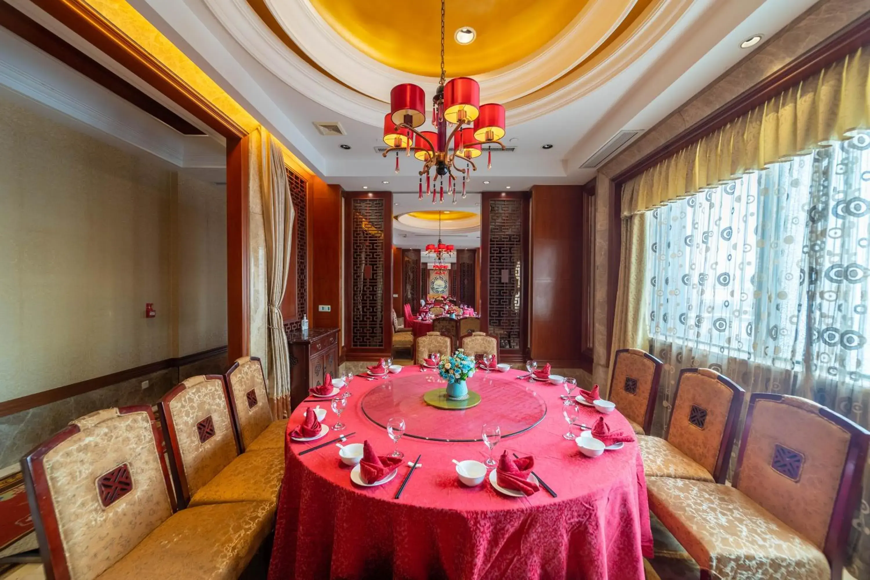 Restaurant/places to eat in Ramada Yichang Hotel Restaurant/places to eat in Ramada Yichang Hotel