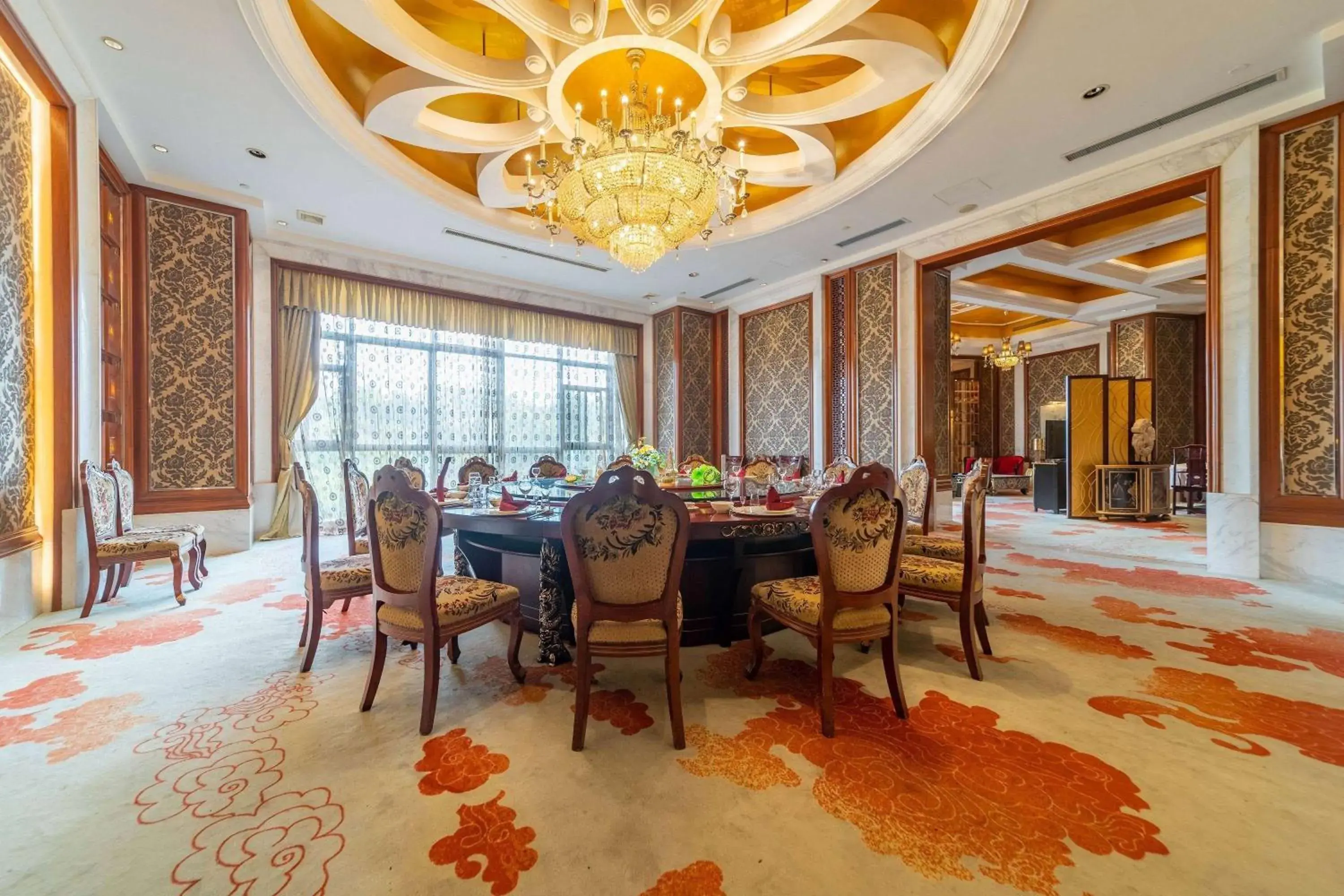 Restaurant/places to eat in Ramada Yichang Hotel Restaurant/places to eat in Ramada Yichang Hotel