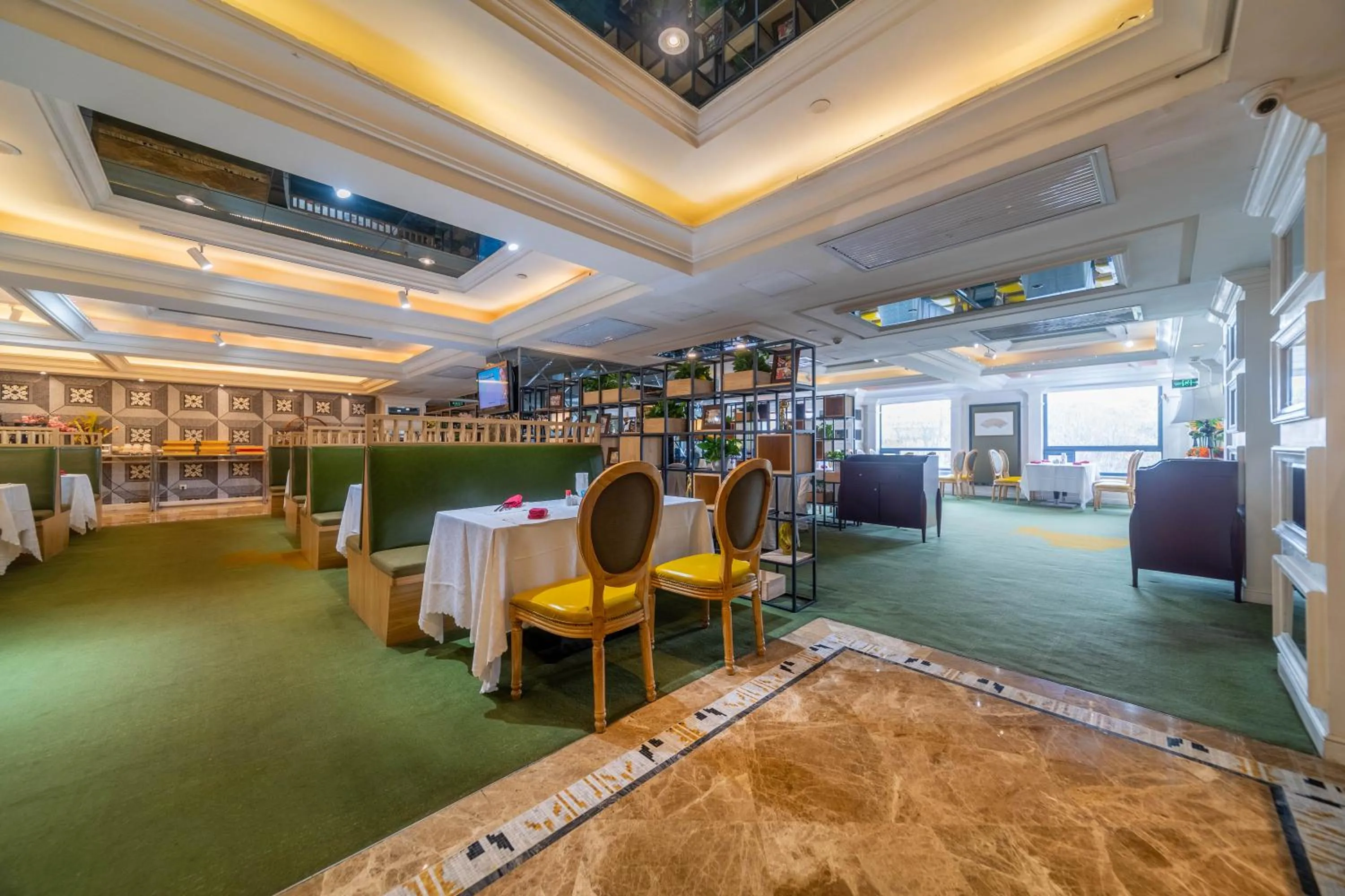 Restaurant/places to eat in Ramada Yichang Hotel