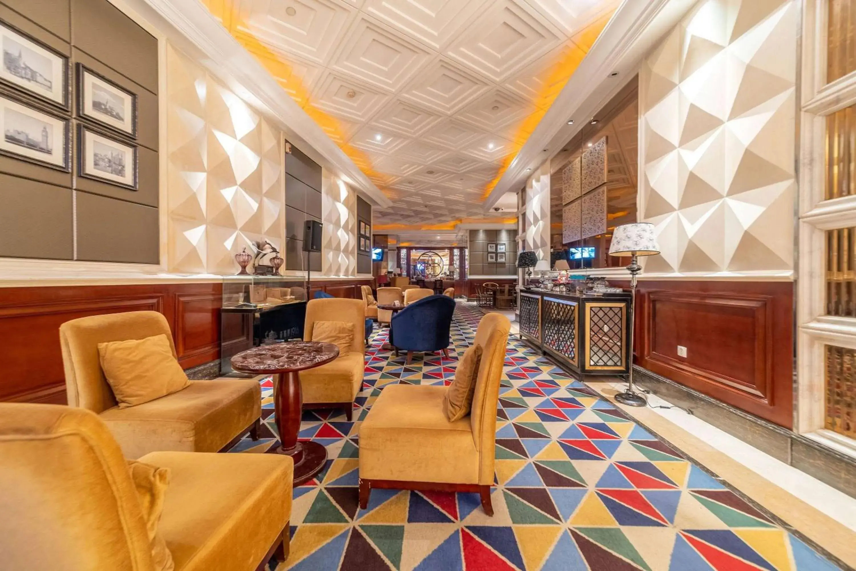 Lobby or reception in Ramada Yichang Hotel Lobby or reception in Ramada Yichang Hotel