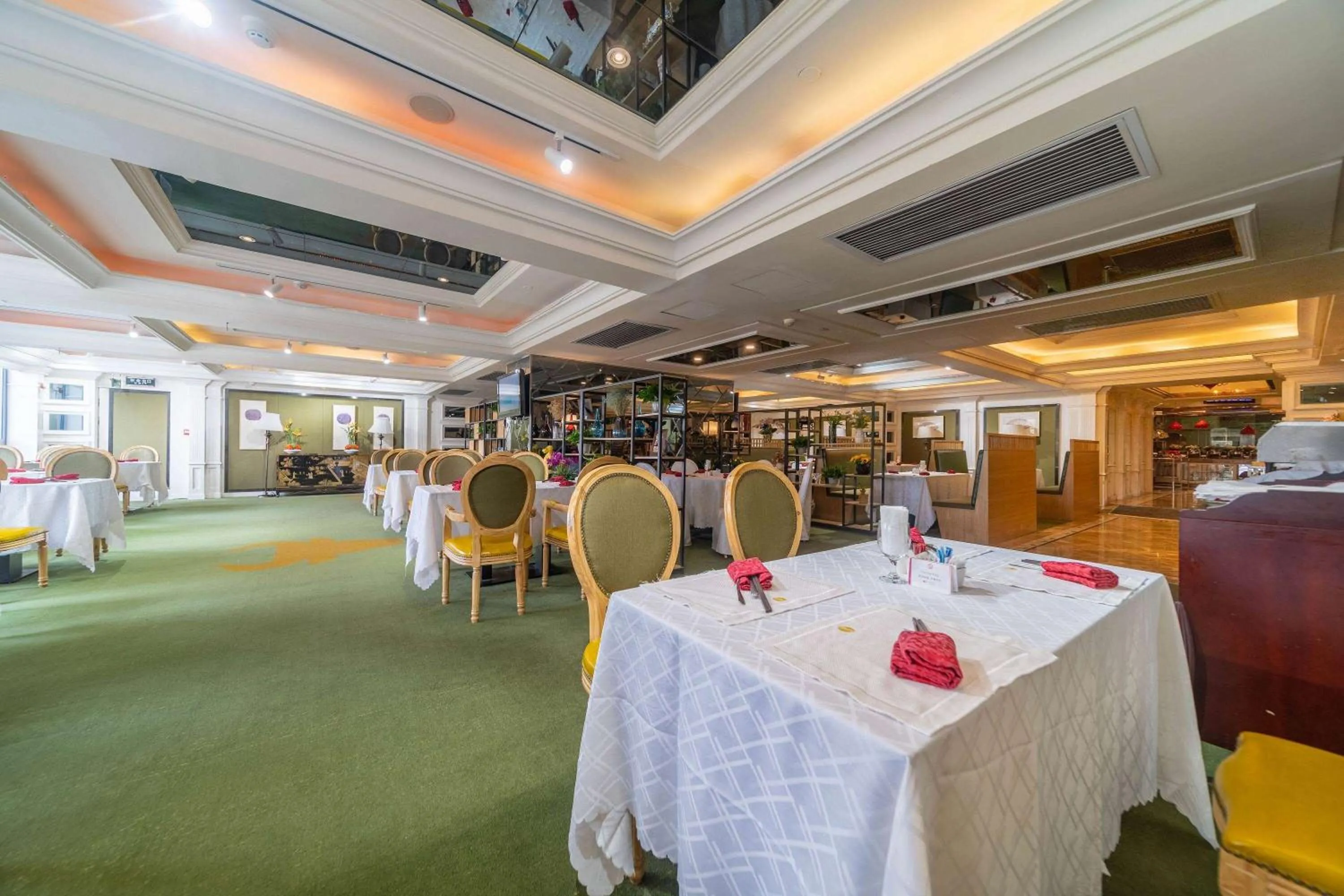 Restaurant/places to eat in Ramada Yichang Hotel