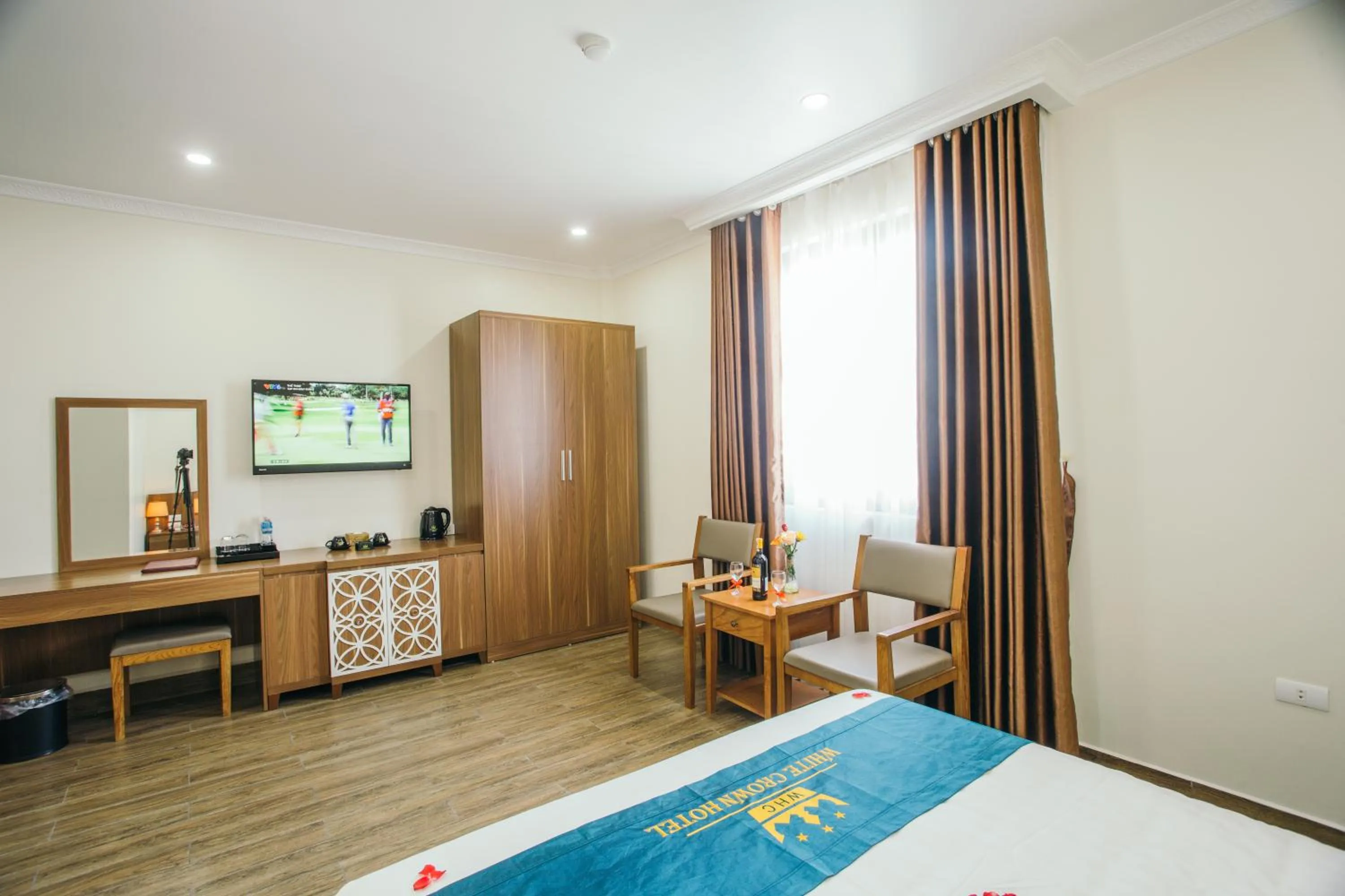 Bed in White Crown Hotel