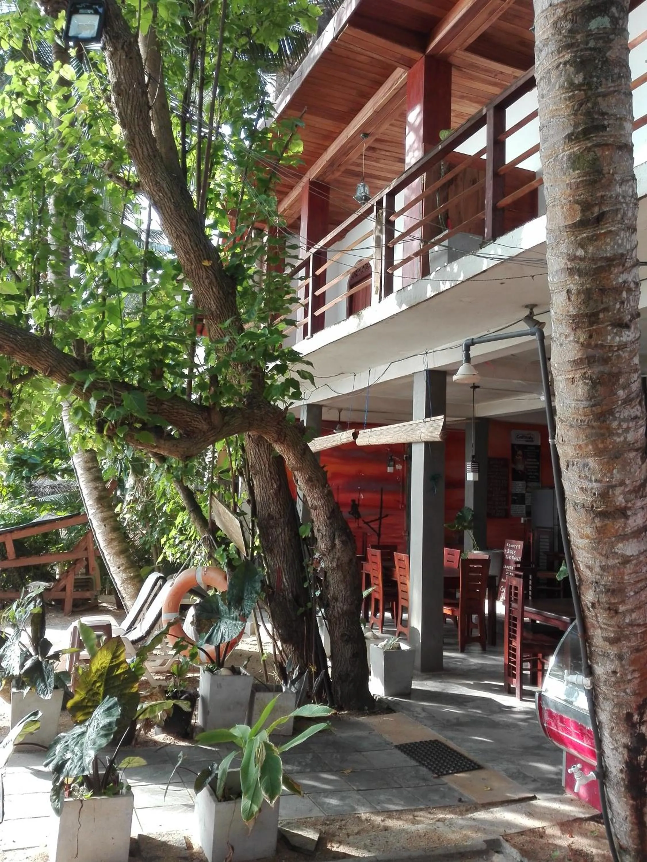 Property building in Sunset Colony Beach Resort