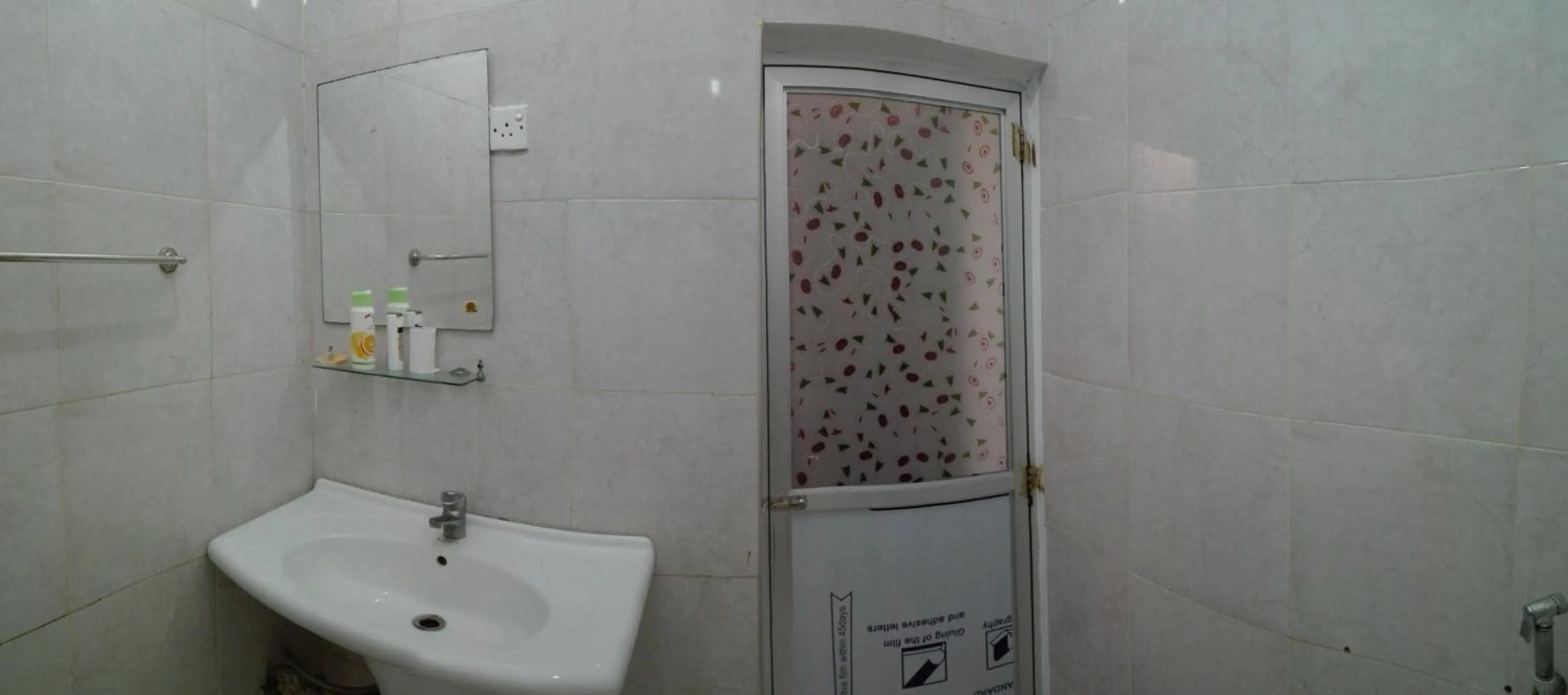 Bathroom in Sunset Colony Beach Resort