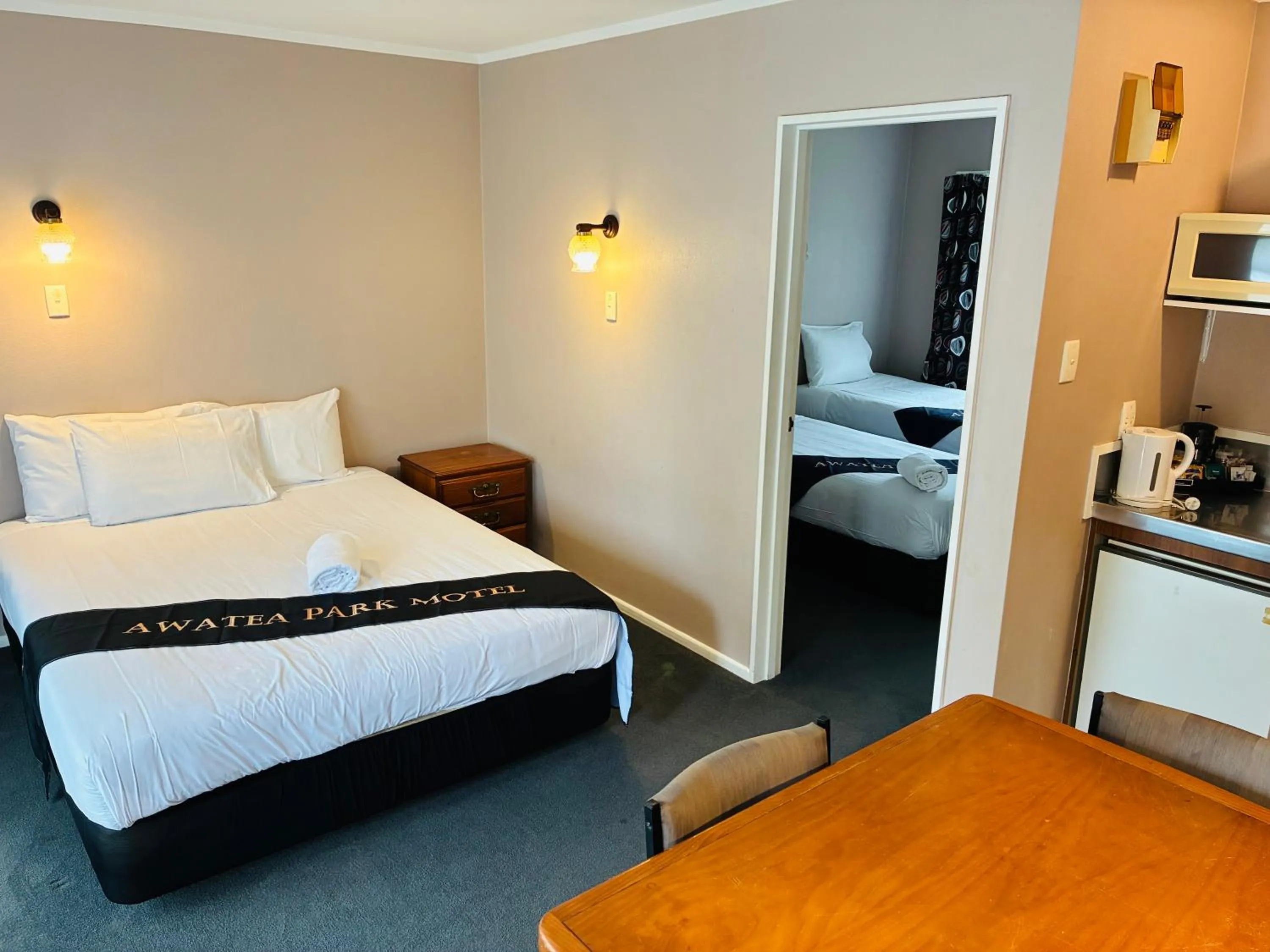 View (from property/room), Bed in Awatea Park Motel