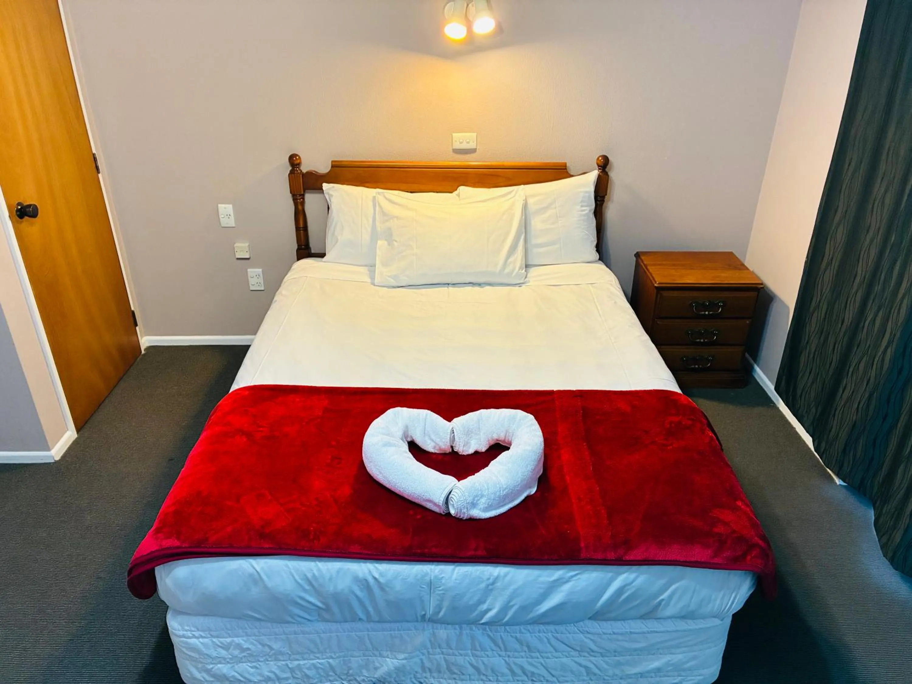 Bedroom, Bed in Awatea Park Motel