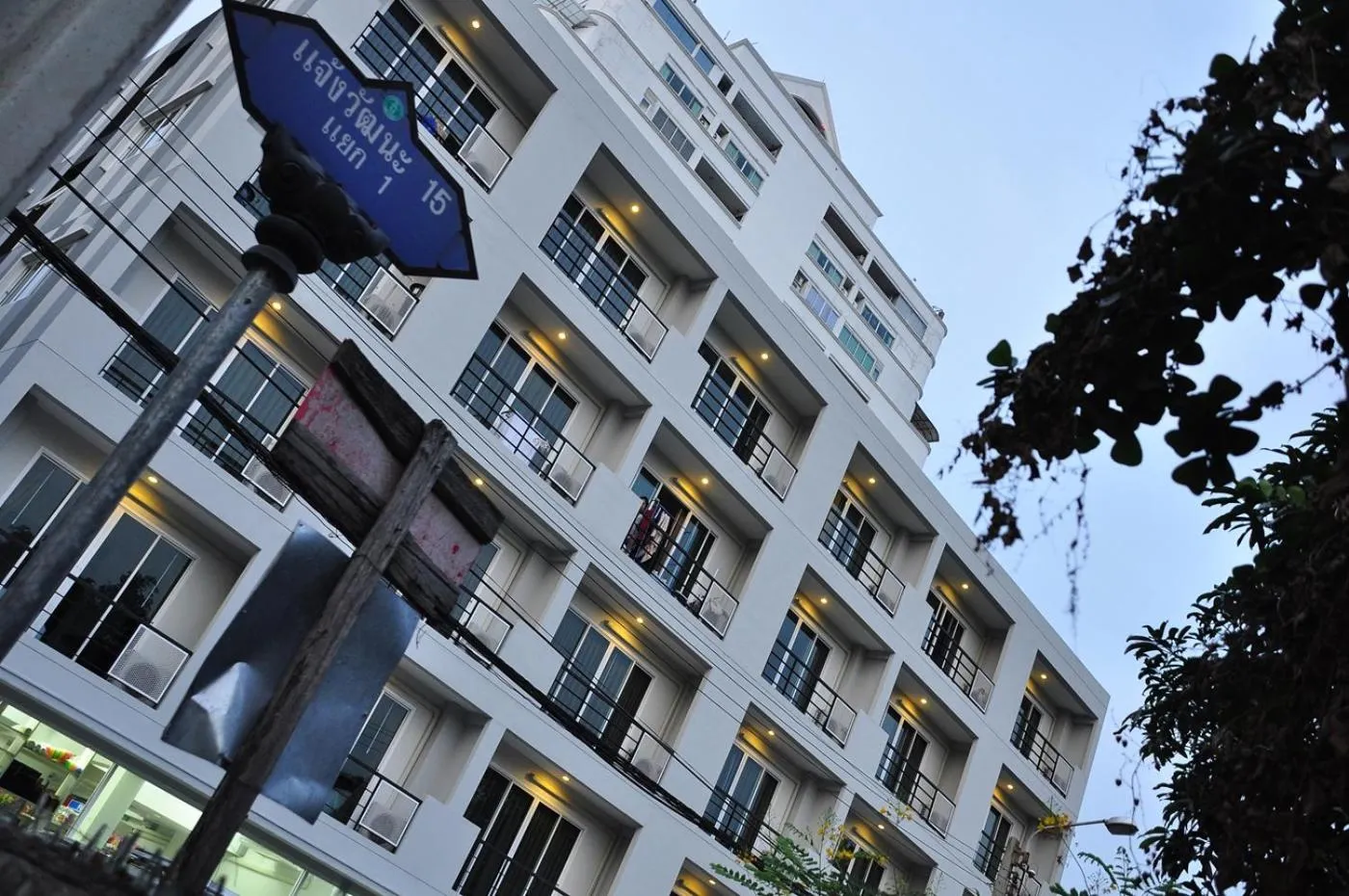Facade/entrance in Delight Residence