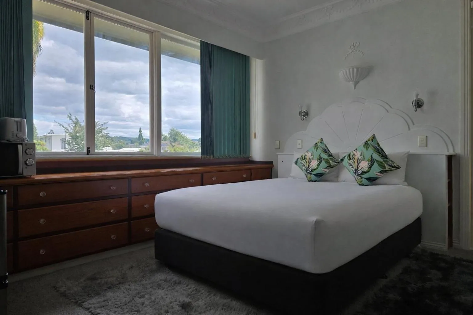 Bedroom, Bed in Pure Motel