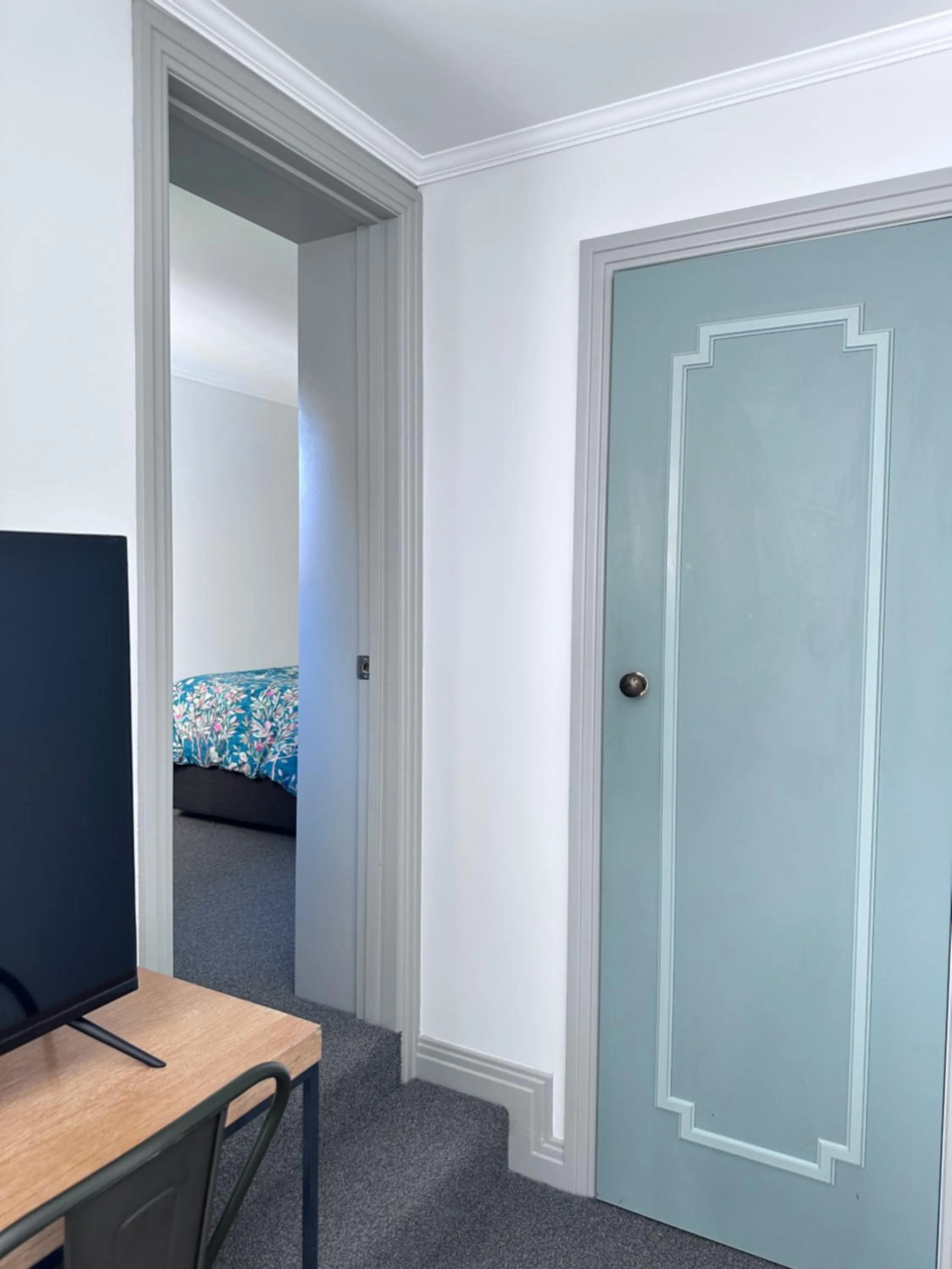 wardrobe in Pure Motel