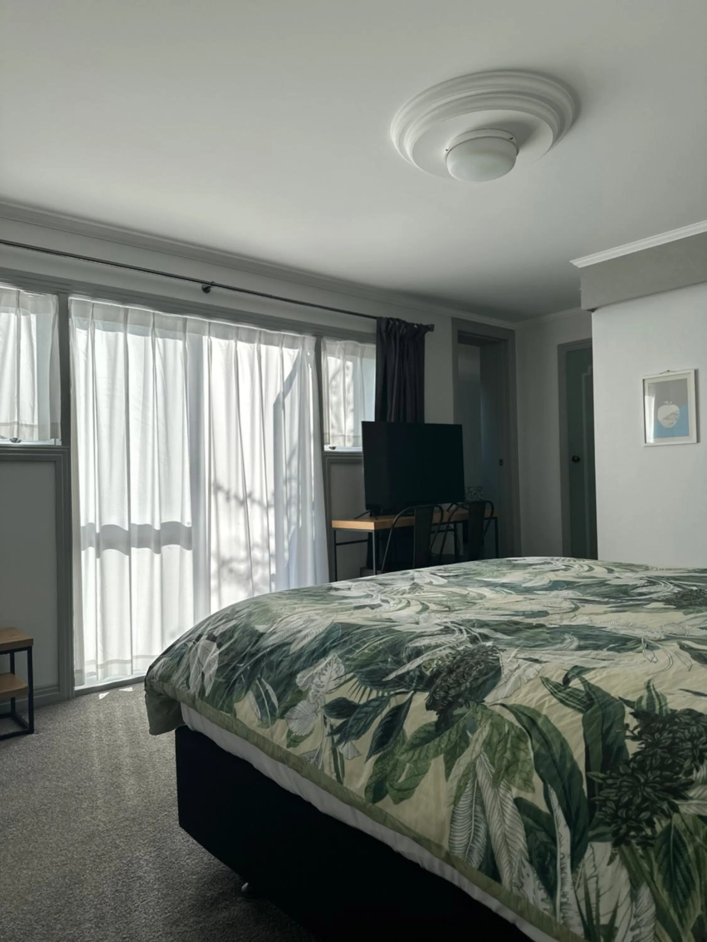 TV and multimedia, Bed in Pure Motel