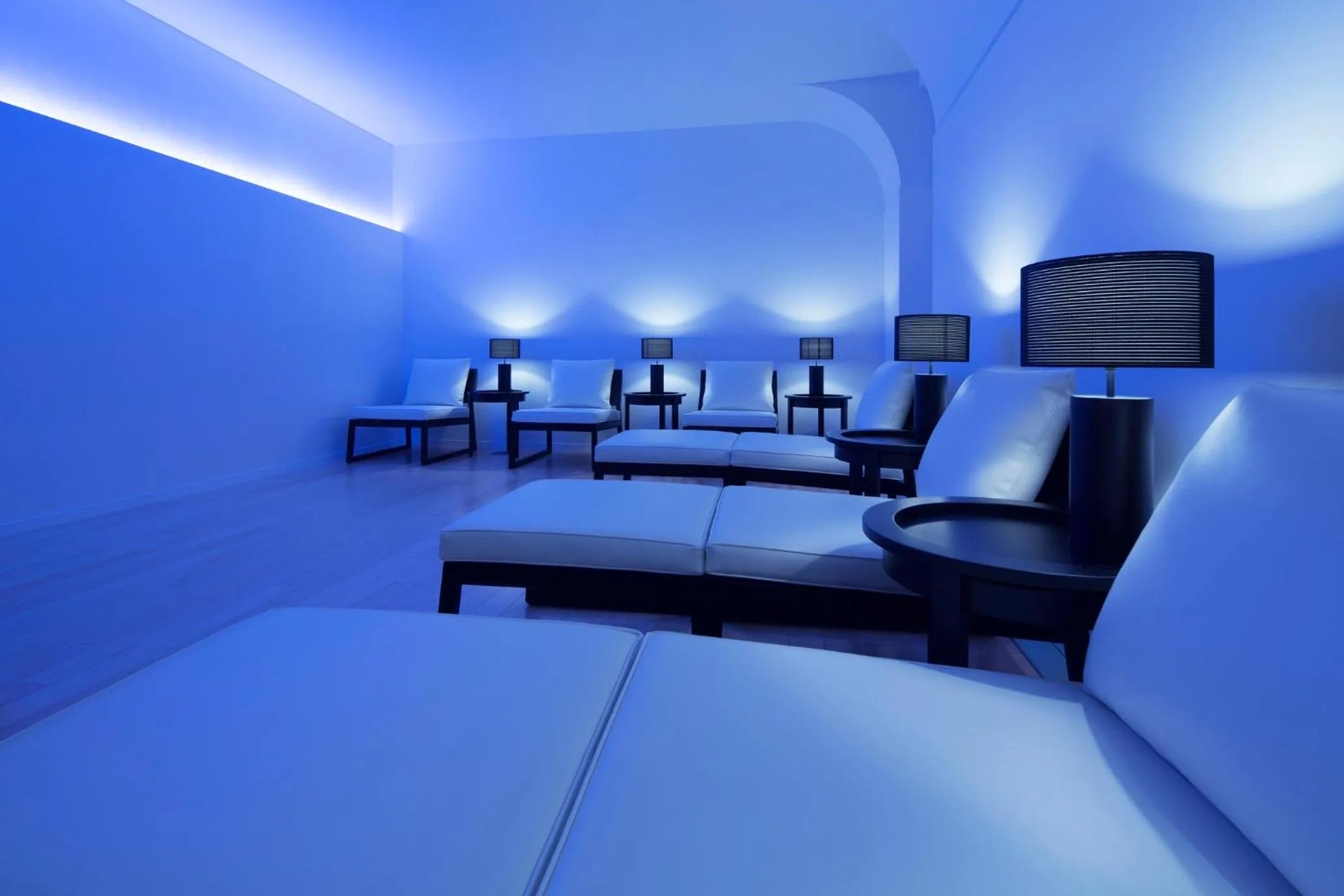 Spa and wellness centre/facilities, Bed in The Tokyo Station Hotel