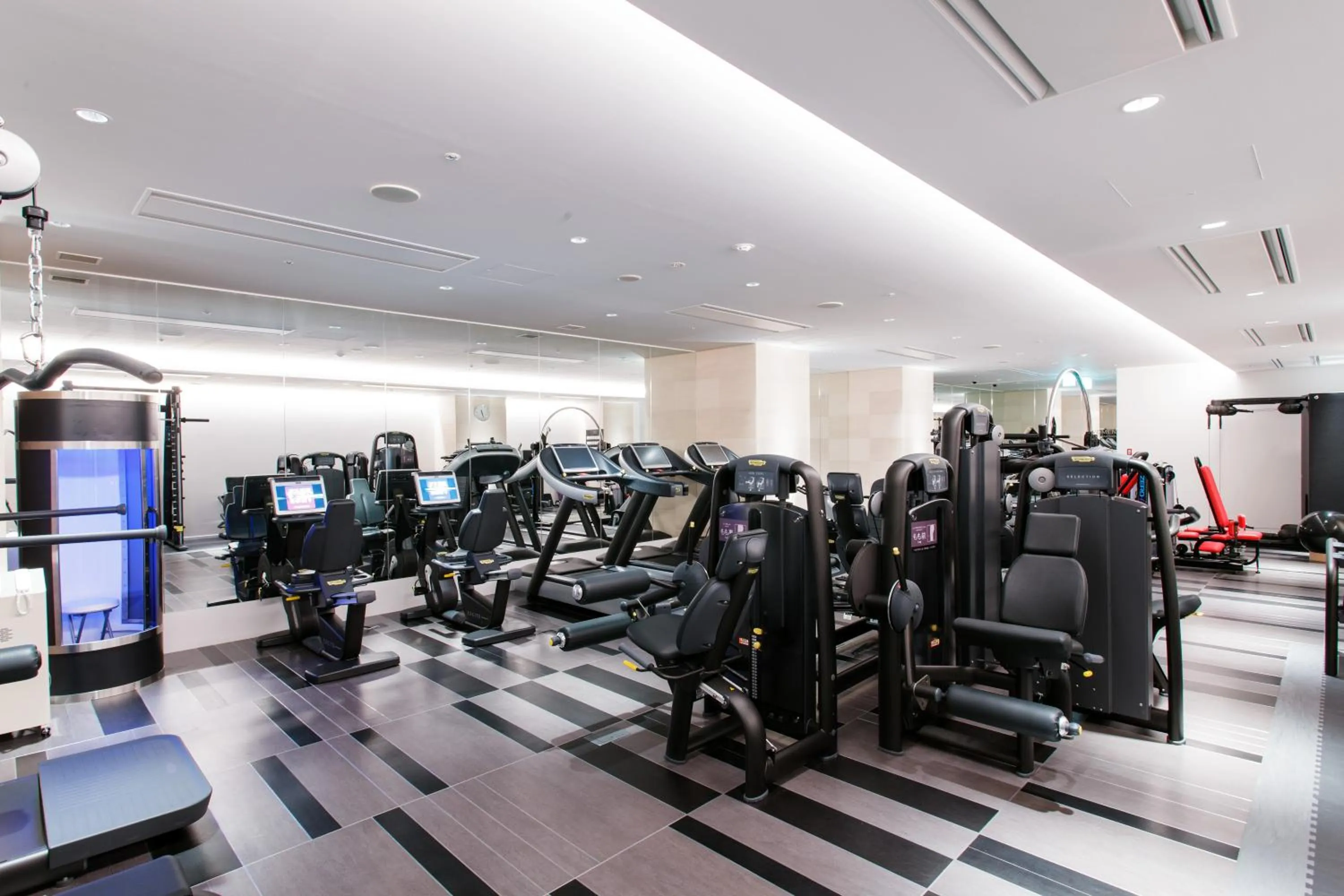 Fitness centre/facilities in The Tokyo Station Hotel