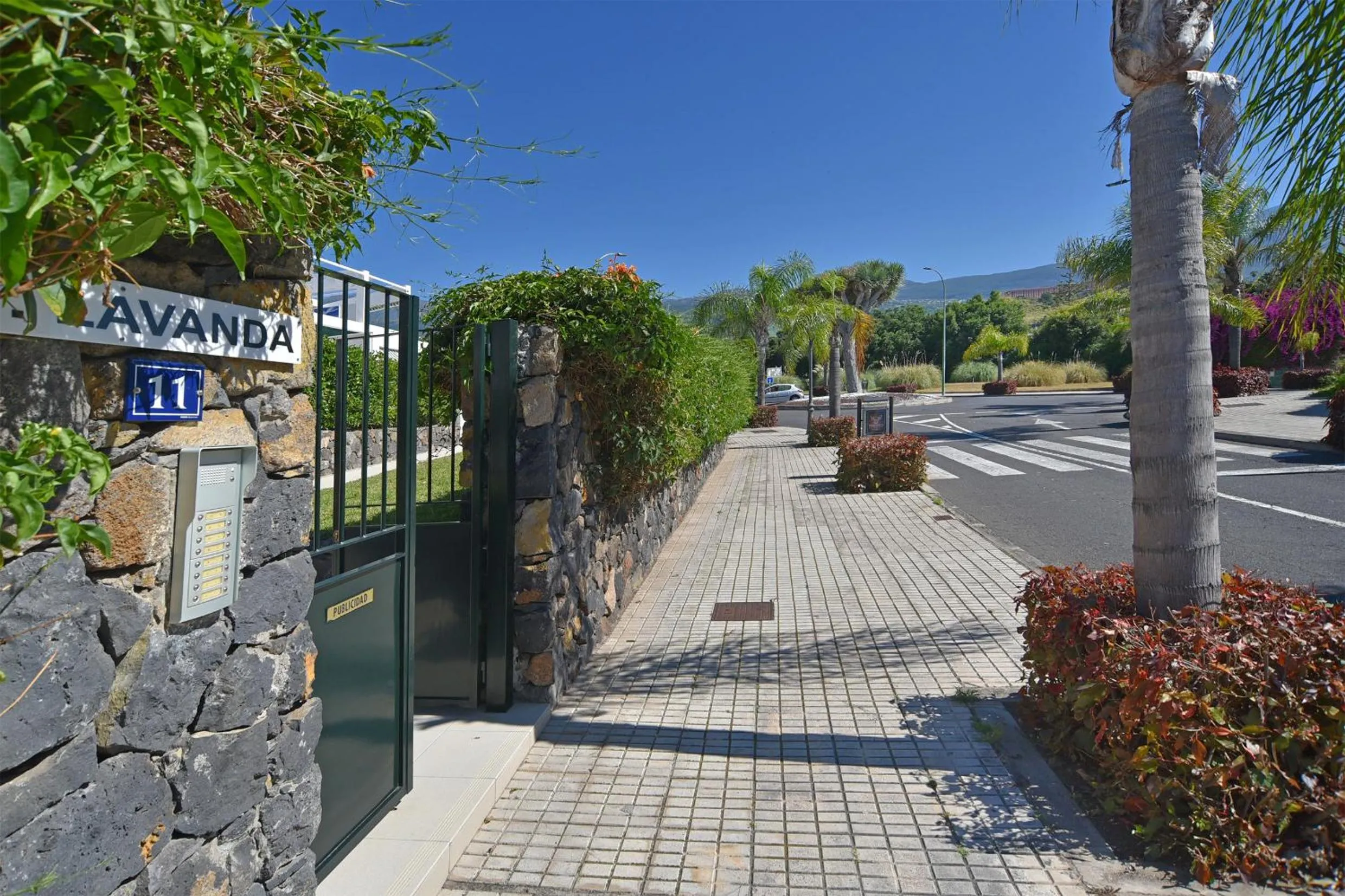 Facade/entrance in Apartamentos Lavanda