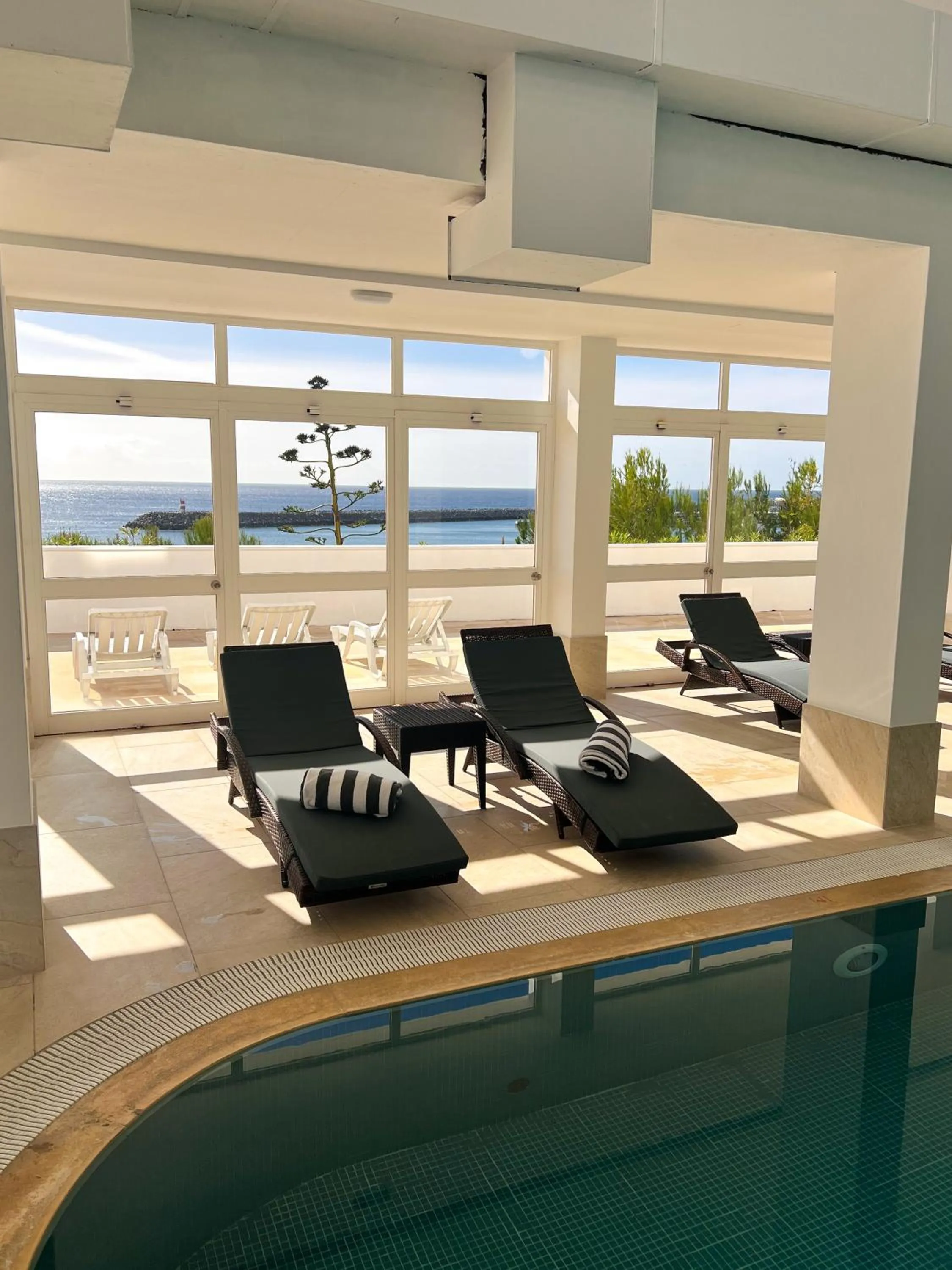 Swimming pool in Hotel do Mar