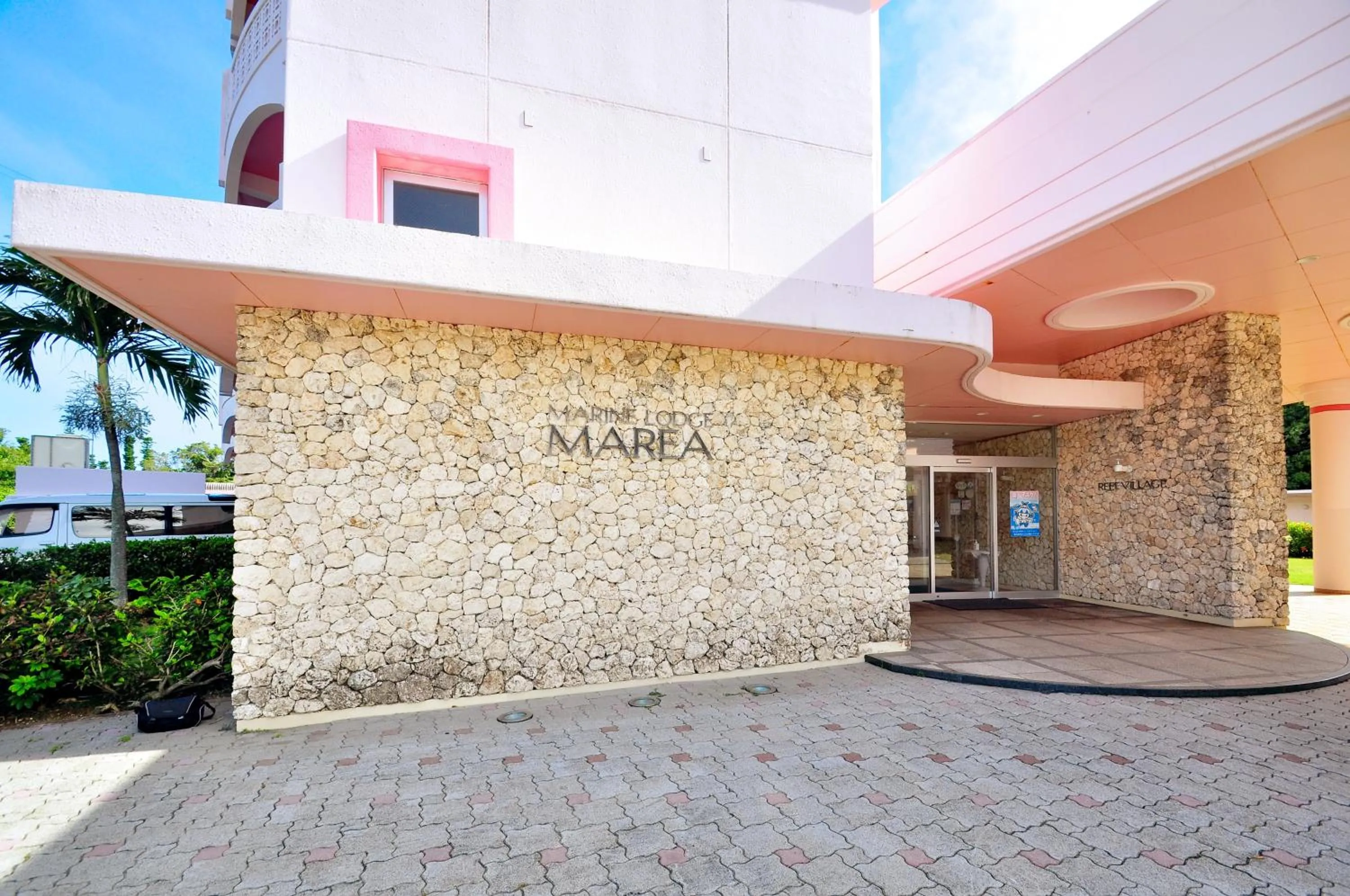 Property building in Marine Lodge Marea