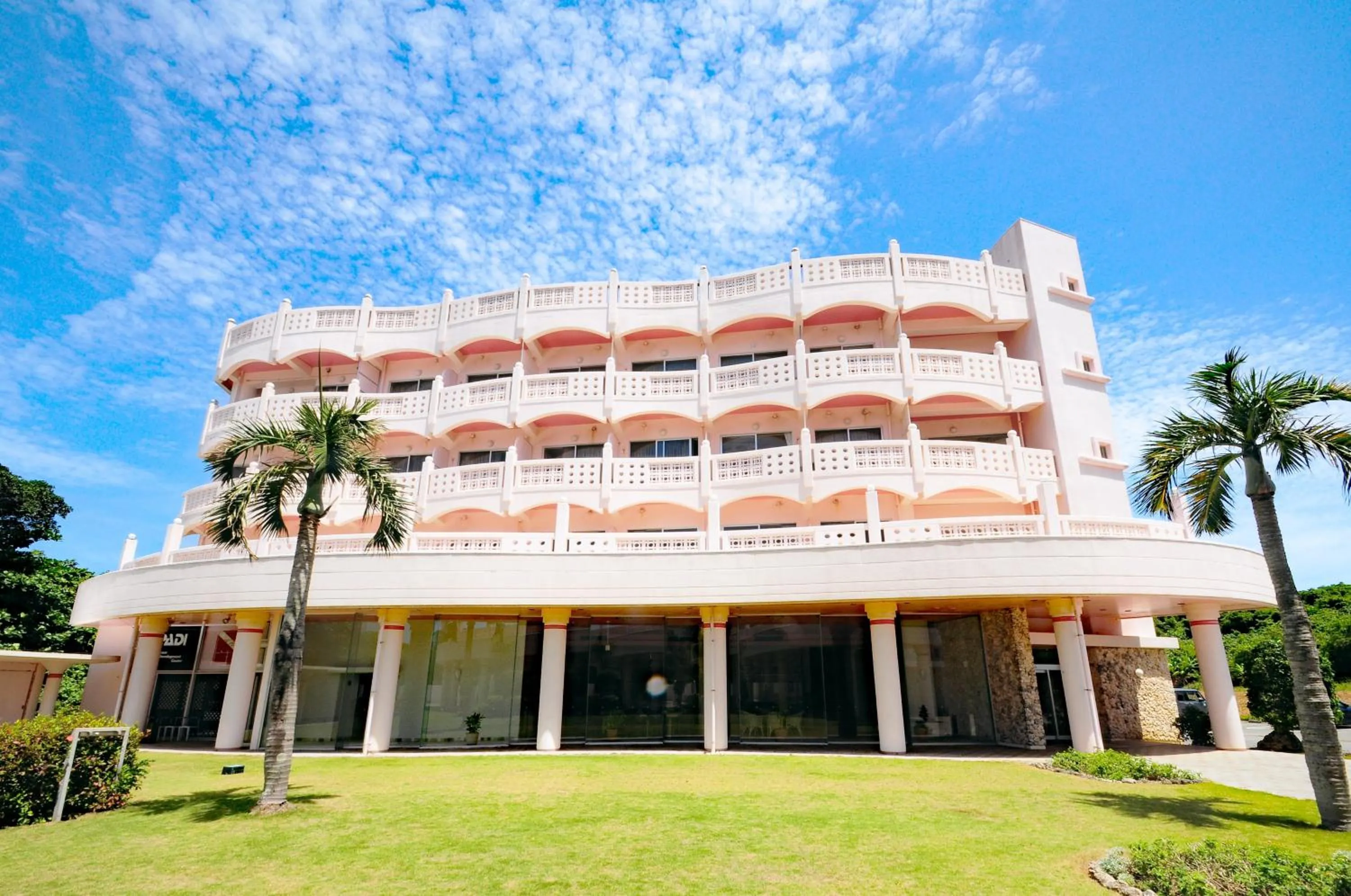 Property building in Marine Lodge Marea