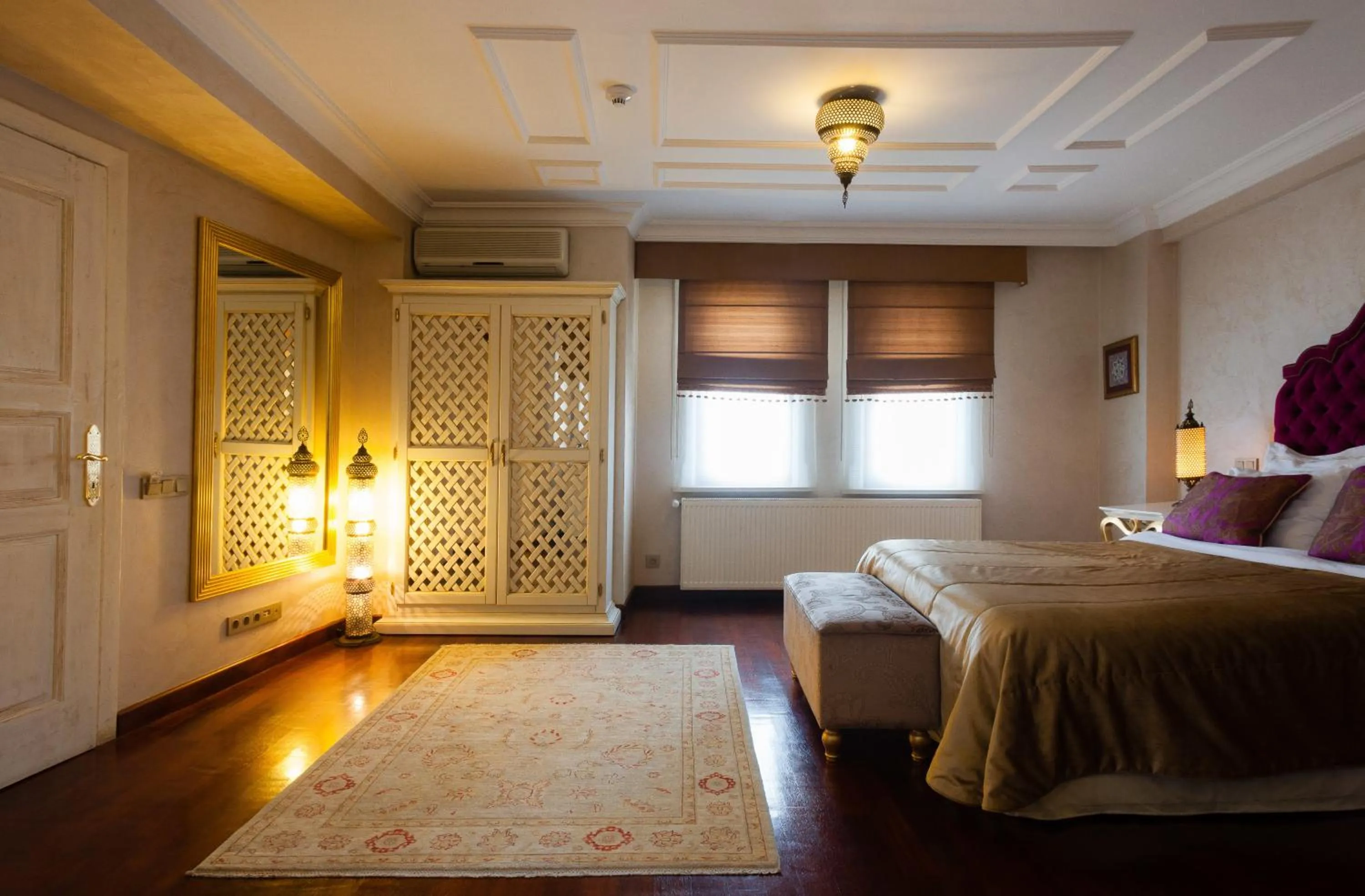 Bedroom, Bed in İstanbul Bosphorus Hotel Symbola