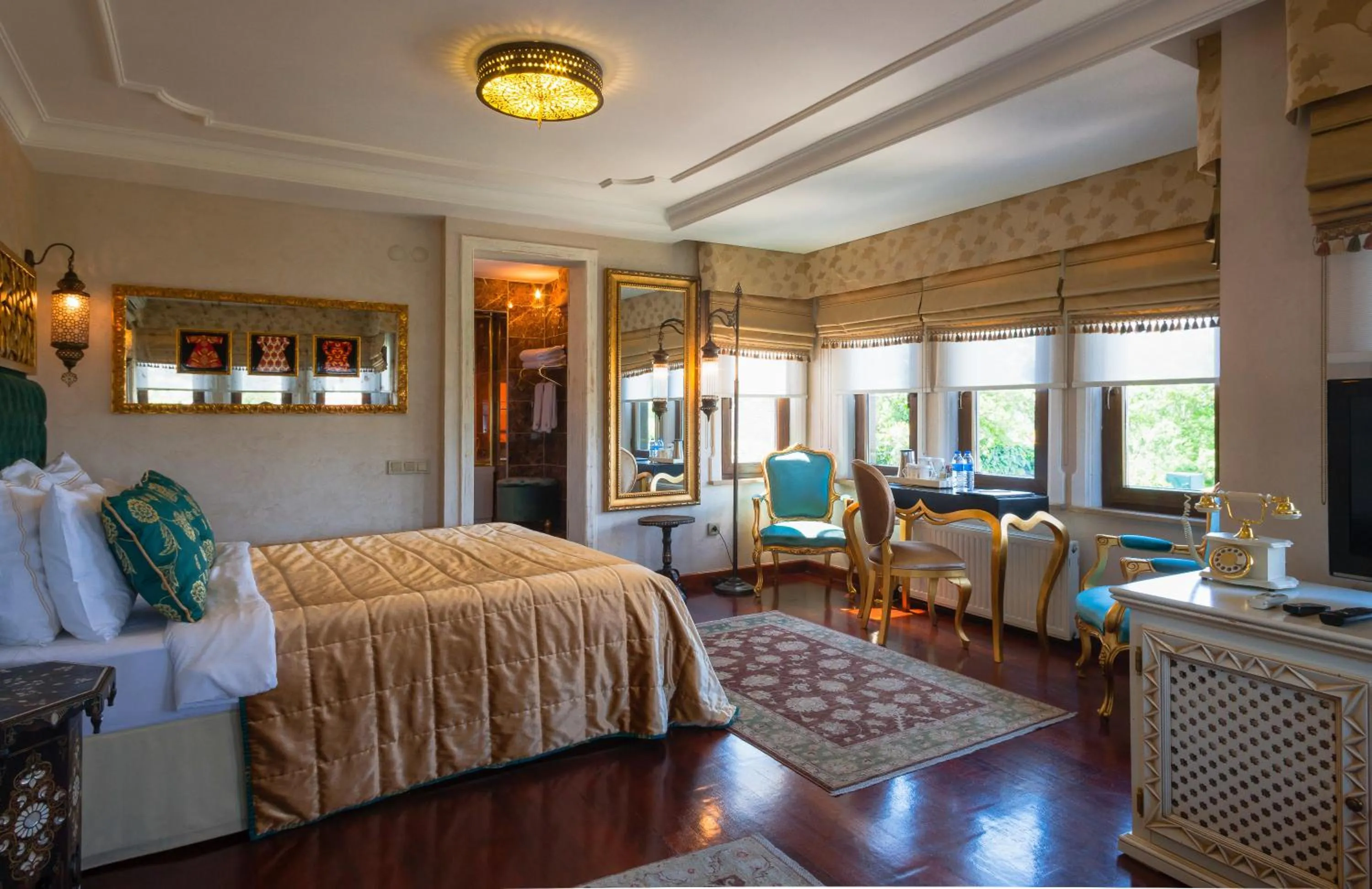 Bedroom, Bed in İstanbul Bosphorus Hotel Symbola