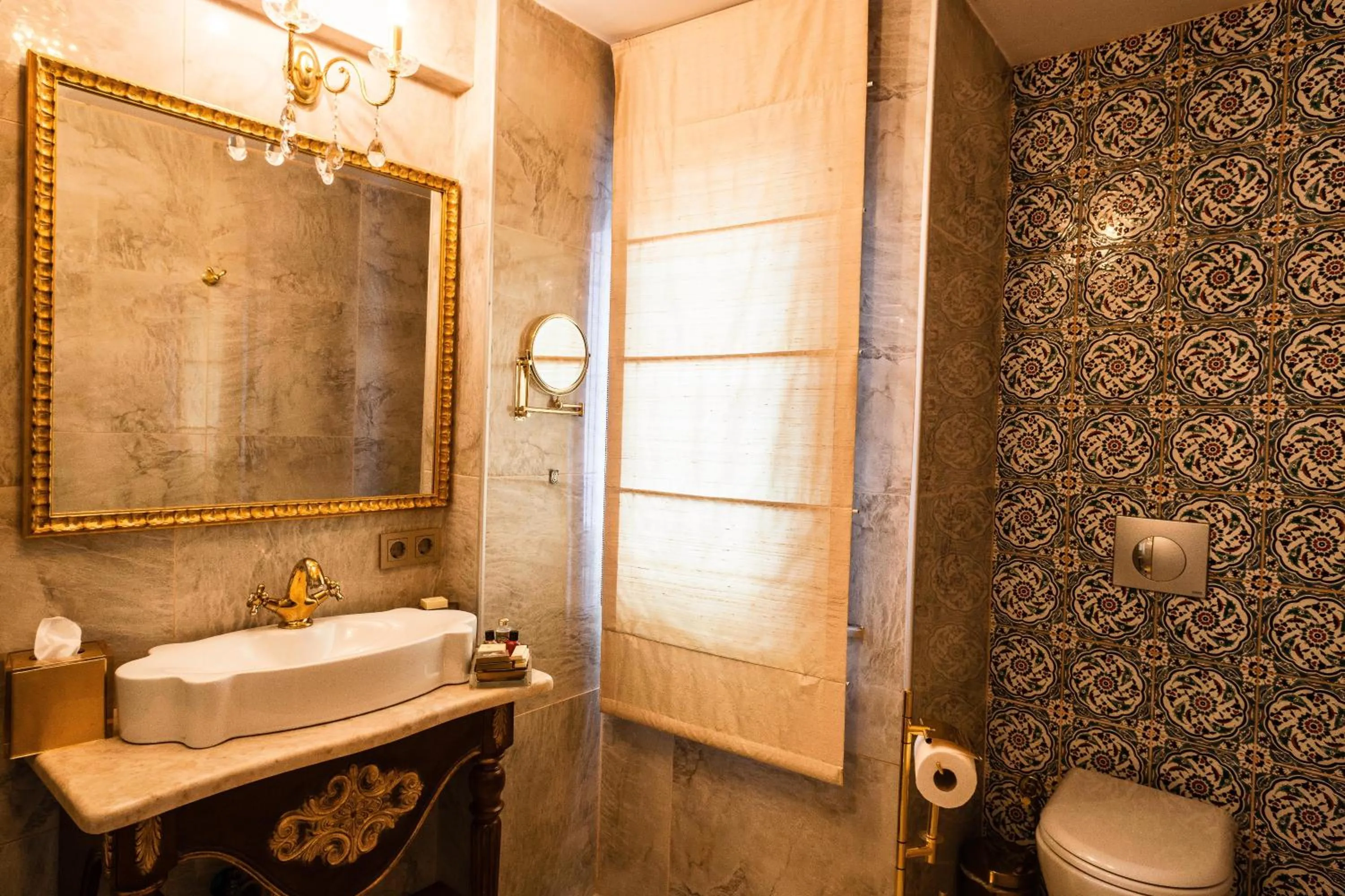 Bathroom in İstanbul Bosphorus Hotel Symbola