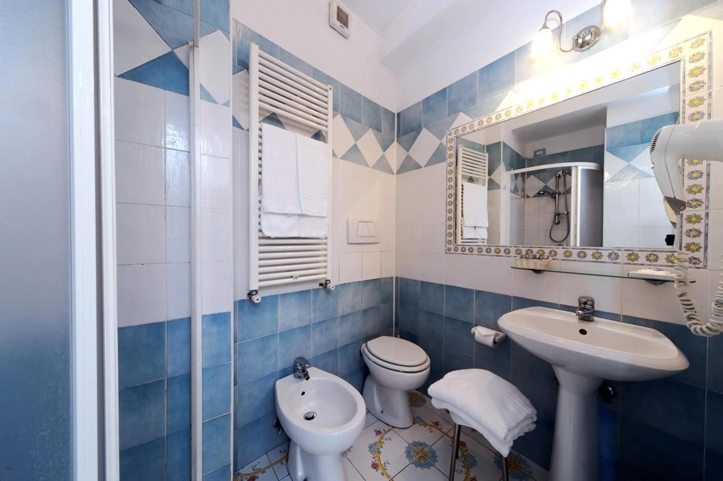 Bathroom in Hotel Bellevue Benessere & Relax