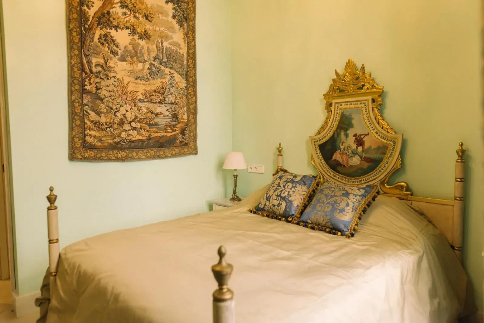 Double Room with Garden View - single occupancy in Palacio del Virrey Laserna Double Room with Garden View - single occupancy in Palacio del Virrey Laserna