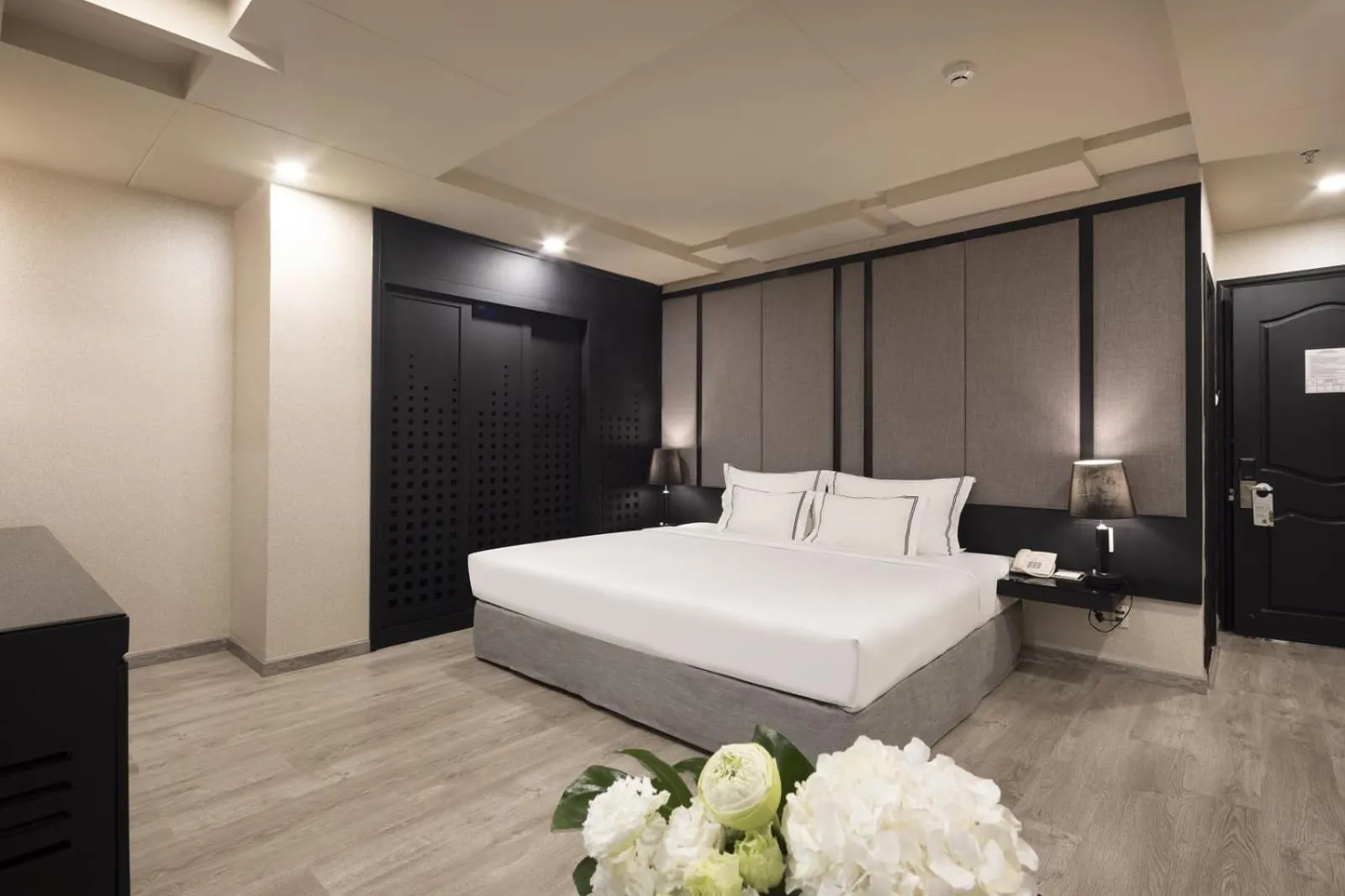 Bedroom, Bed in Paragon Saigon Hotel