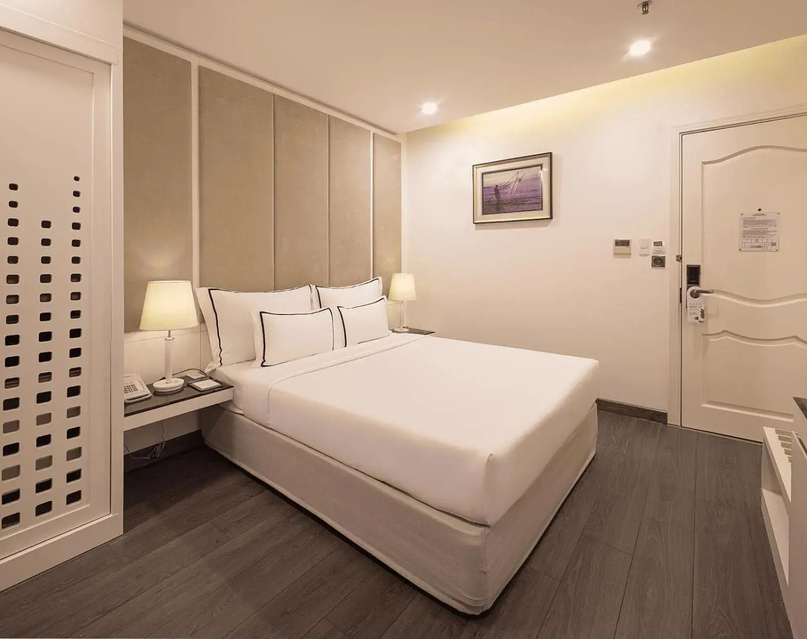 Bed in Paragon Saigon Hotel Bed in Paragon Saigon Hotel