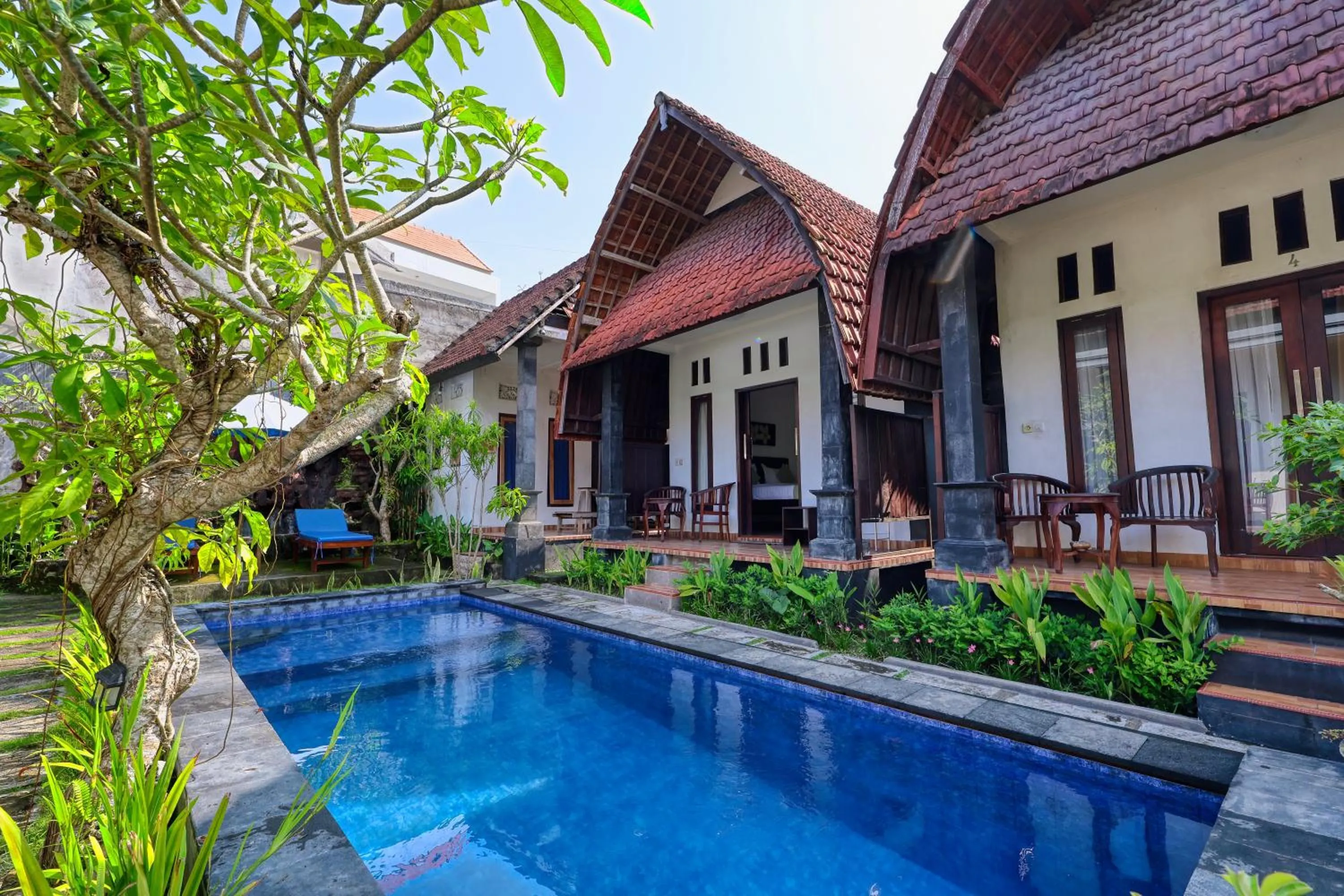 Property building in Toro Cottage