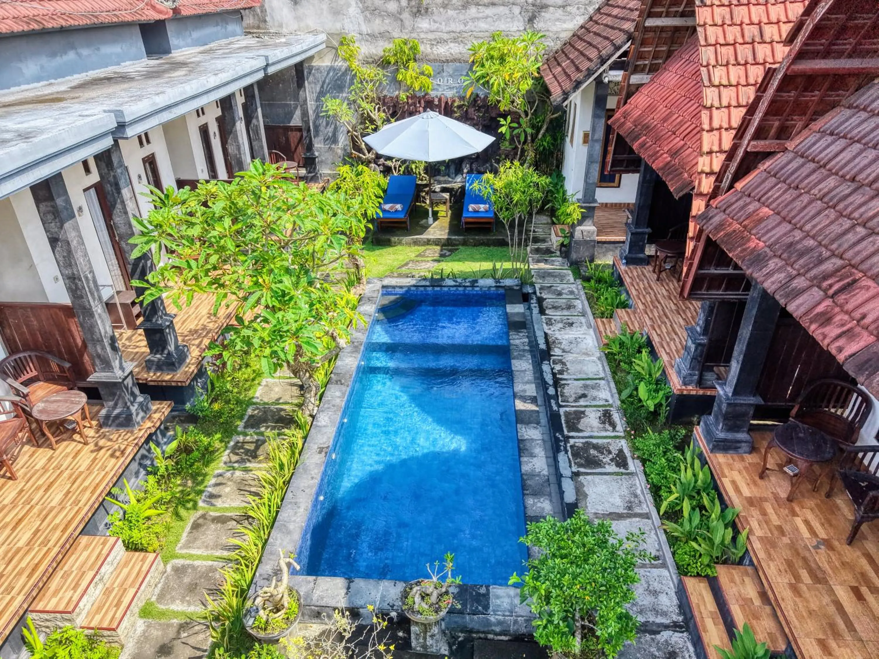 Property building in Toro Cottage