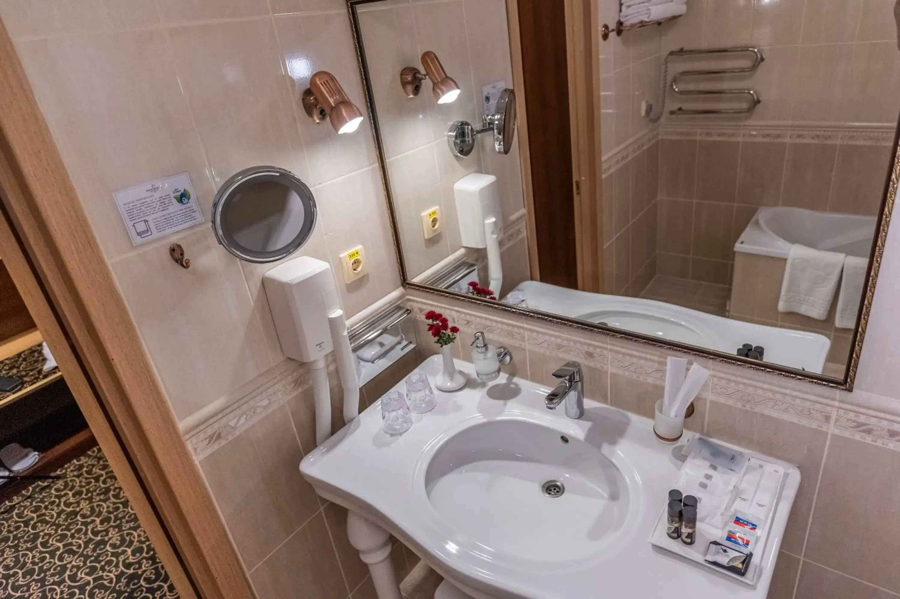 Bathroom in Premier Hotel Palazzo Bathroom in Premier Hotel Palazzo