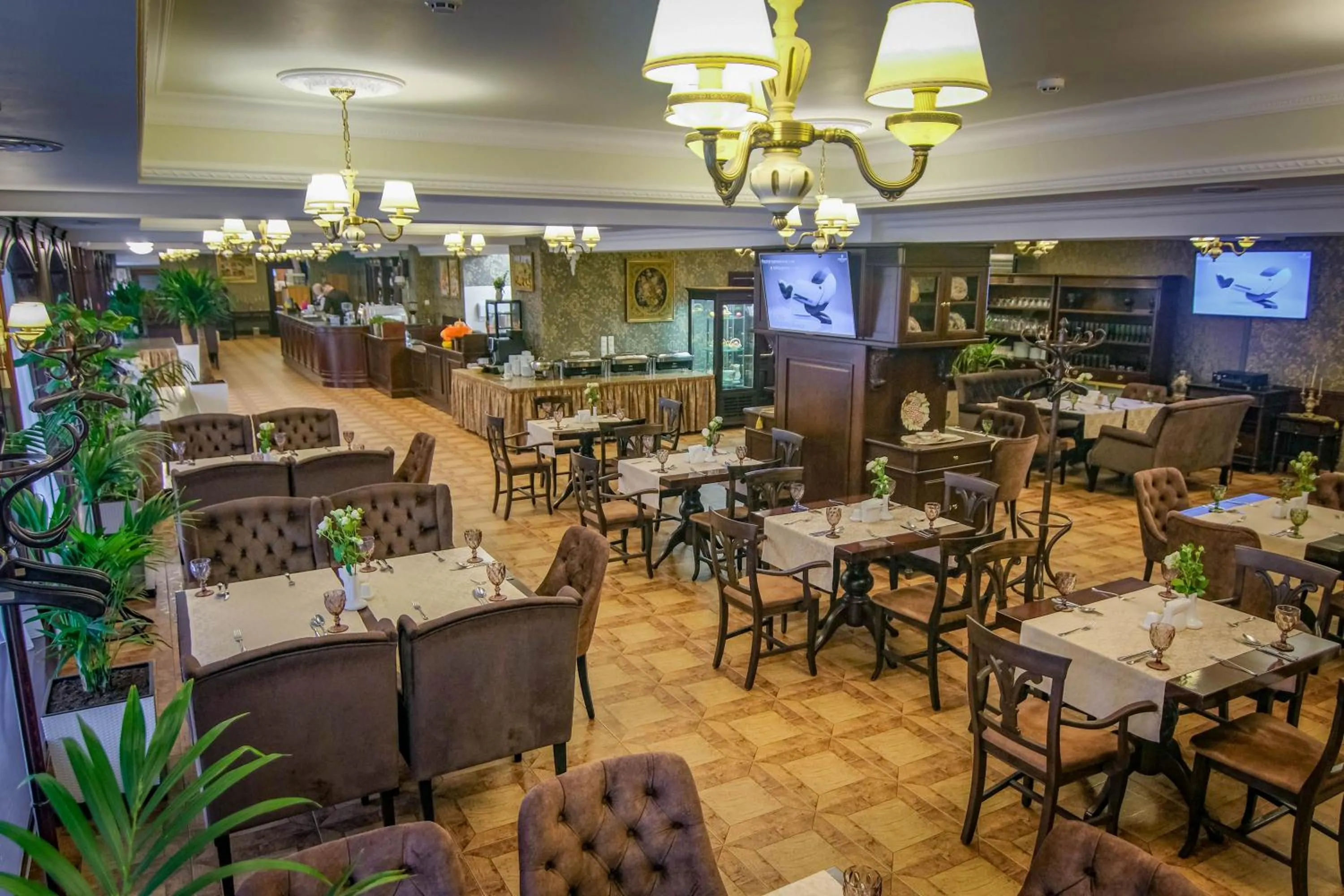 Restaurant/places to eat in Premier Hotel Palazzo