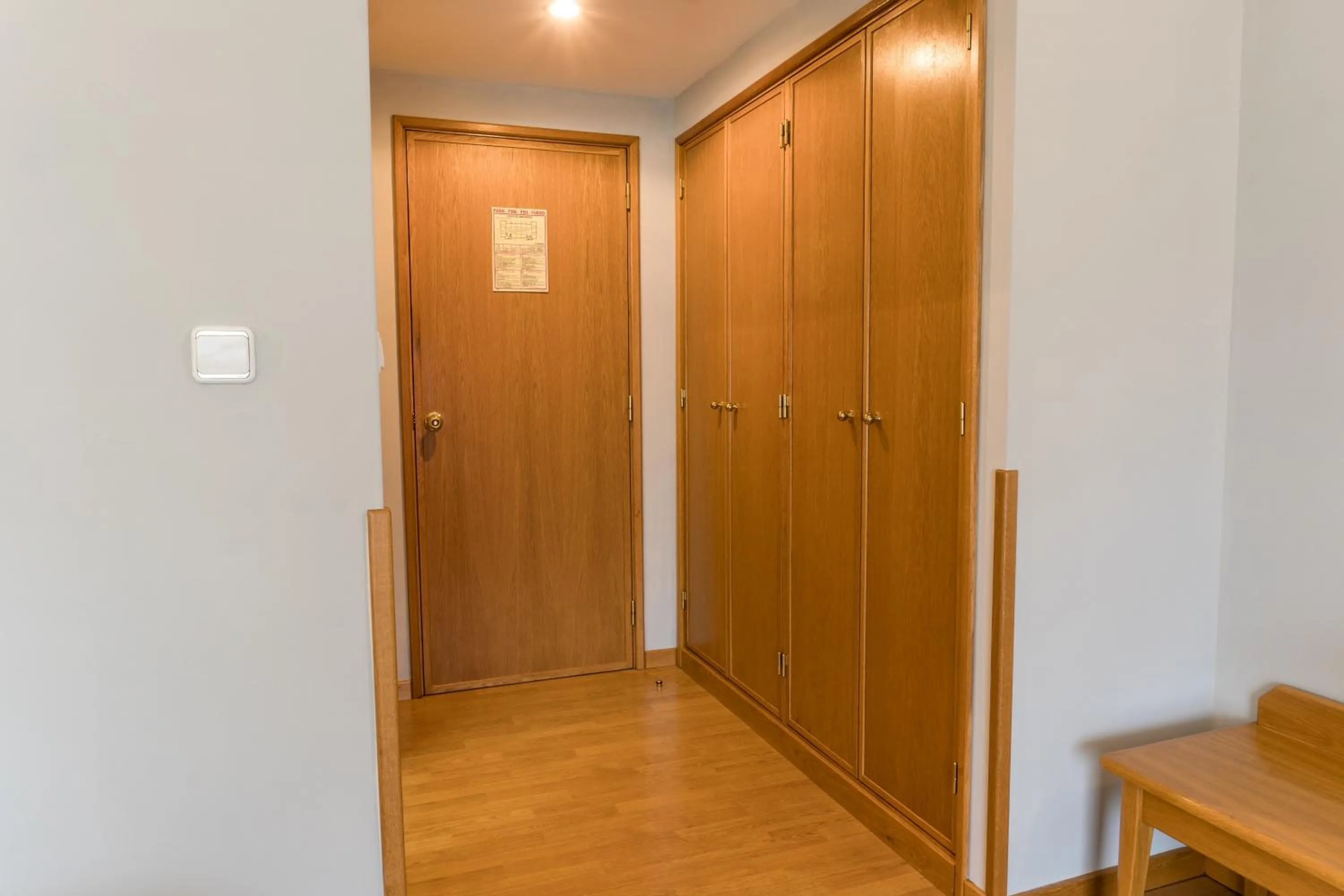 wardrobe in Hotel Estrela Da Idanha