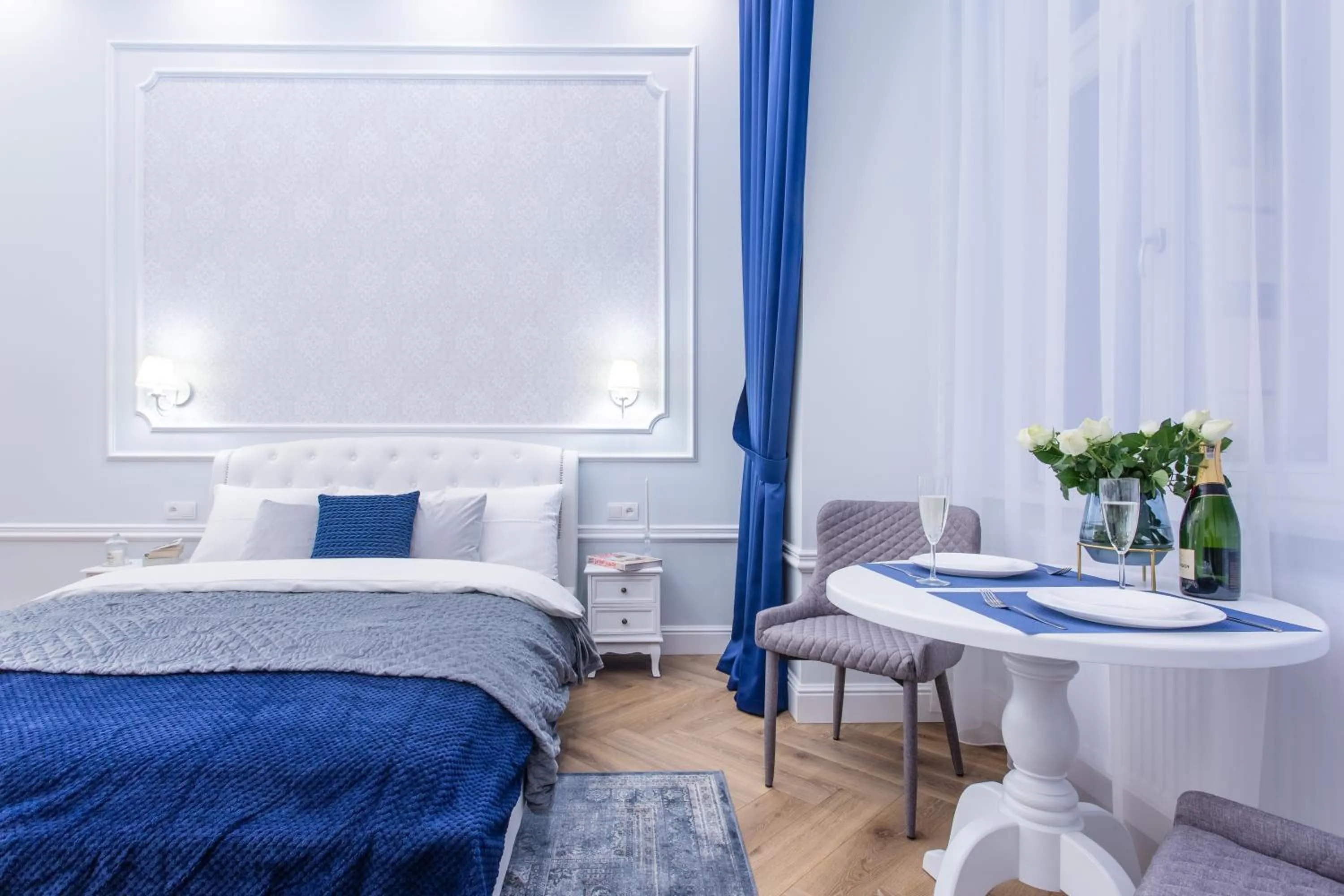 Bed in Main Square Apartments