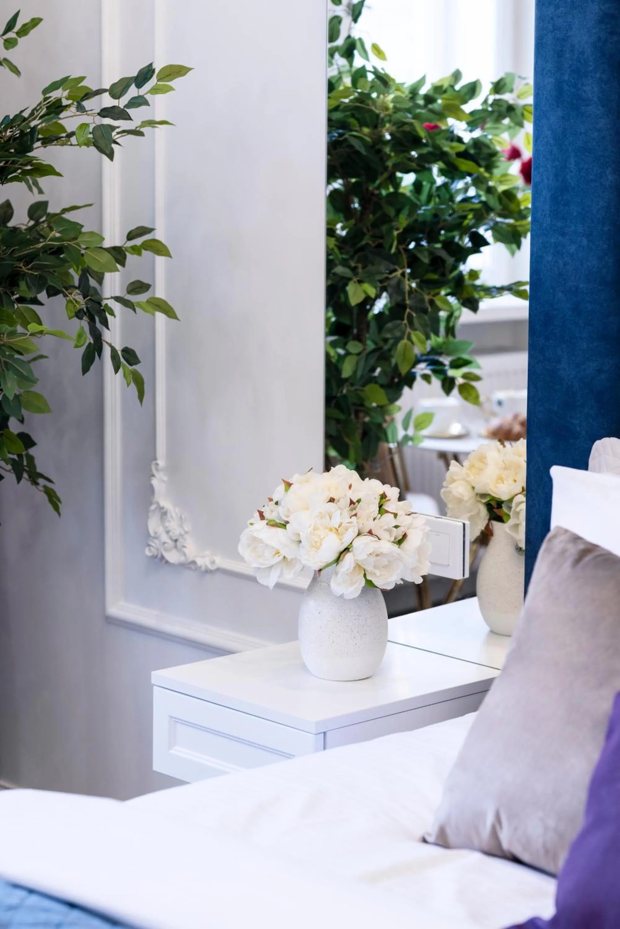 Decorative detail, Bed in Main Square Apartments