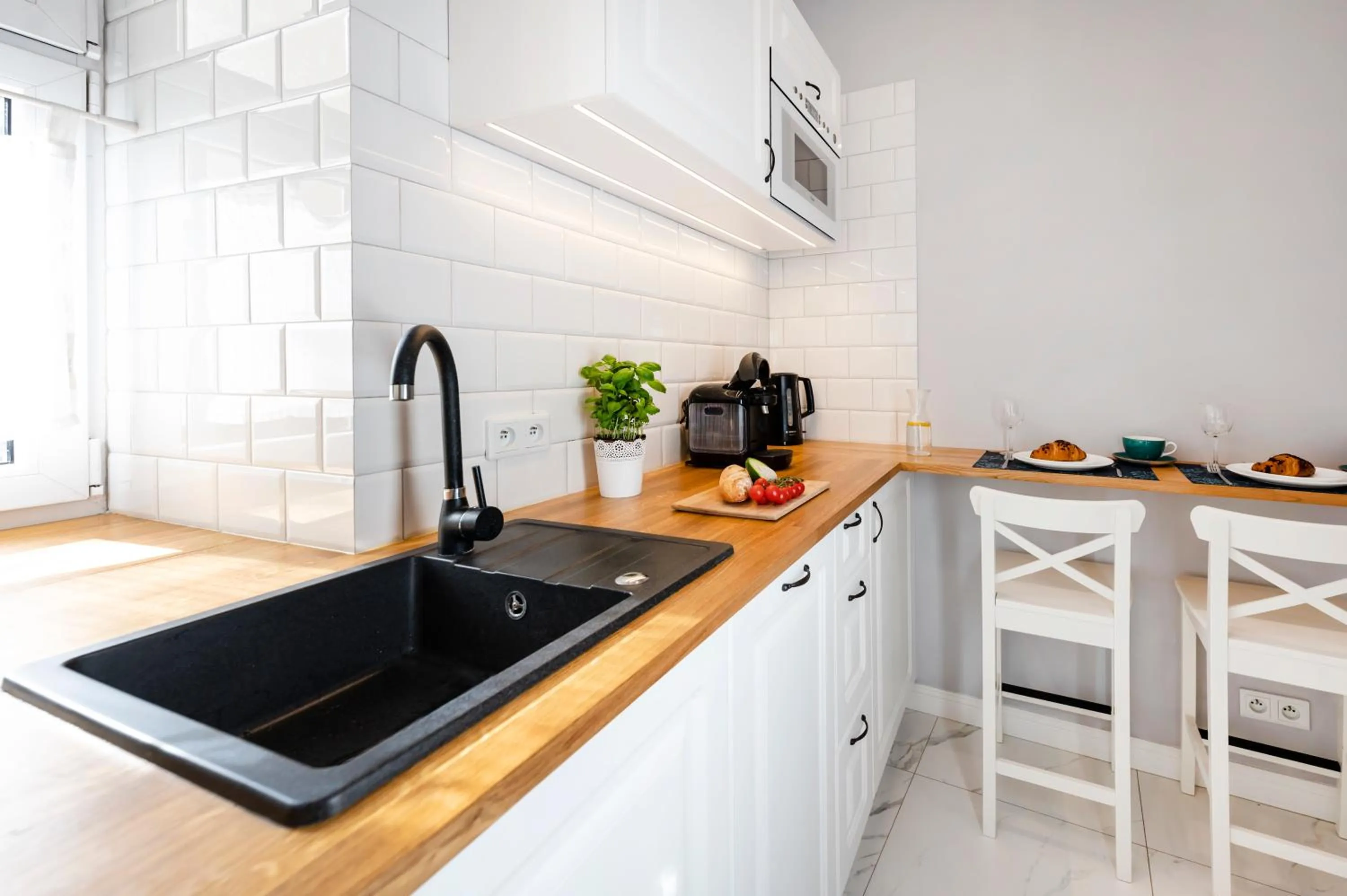Dining area in Main Square Apartments