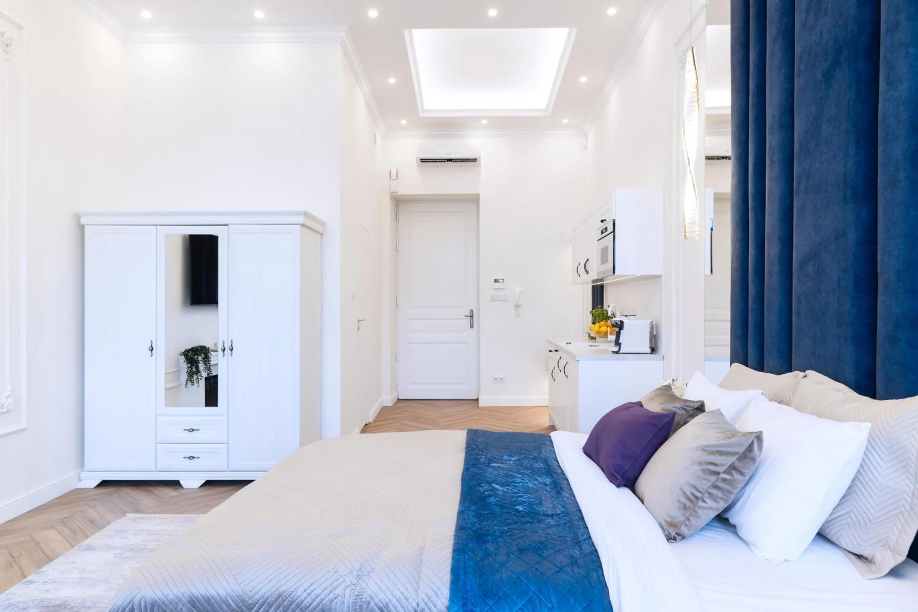 Bed in Main Square Apartments