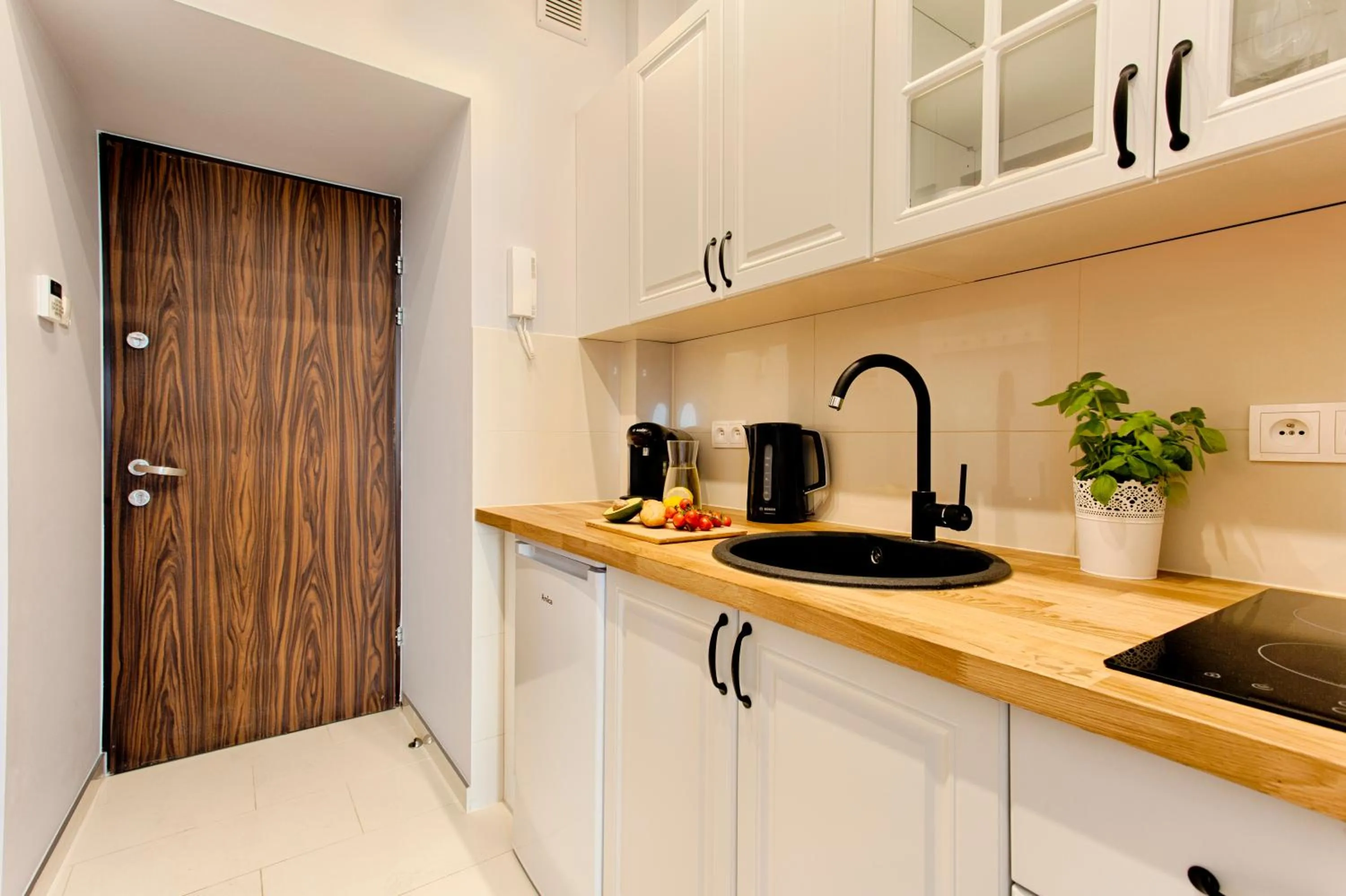 Coffee/tea facilities in Main Square Apartments