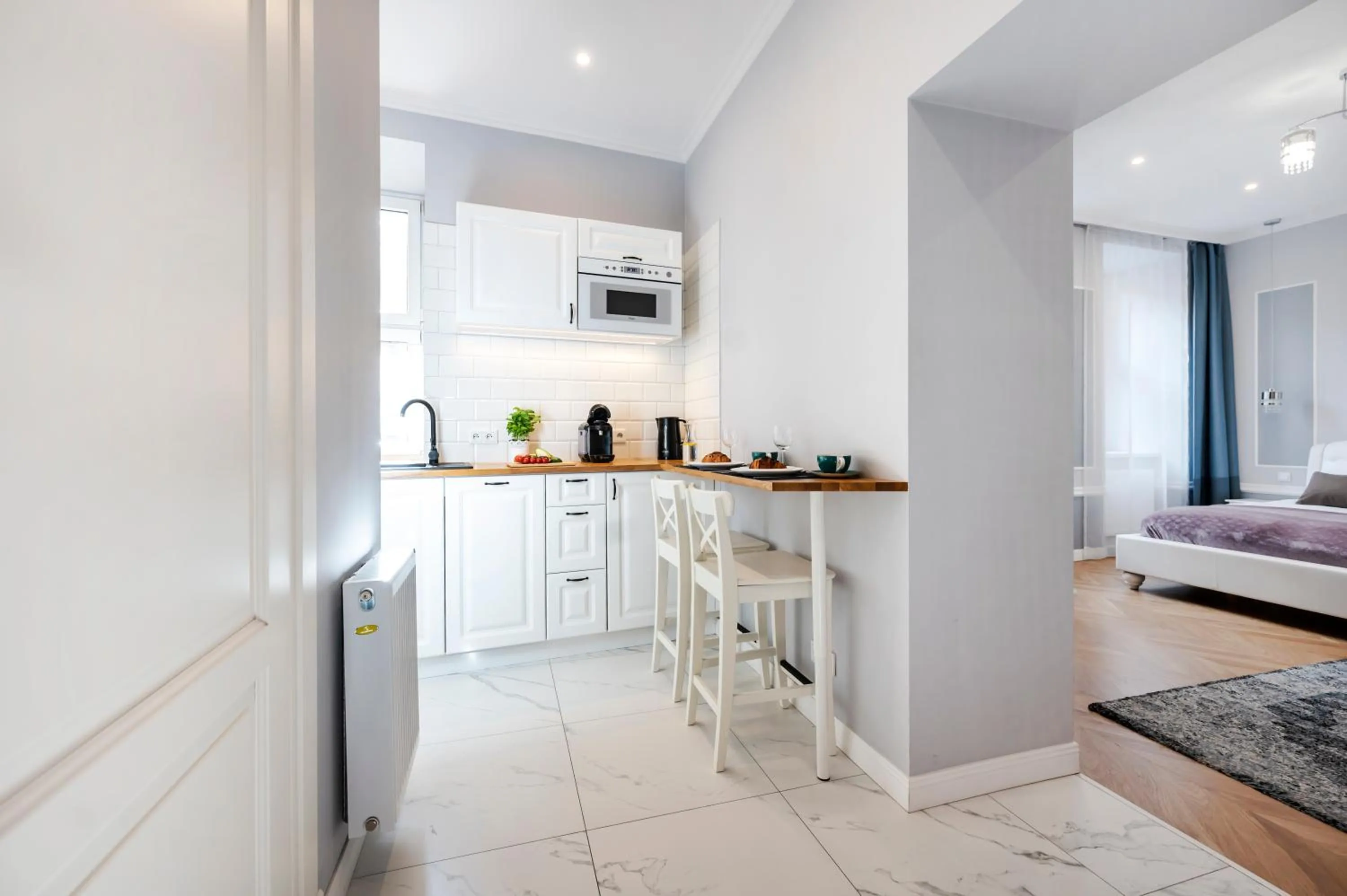 Other, Bed in Main Square Apartments