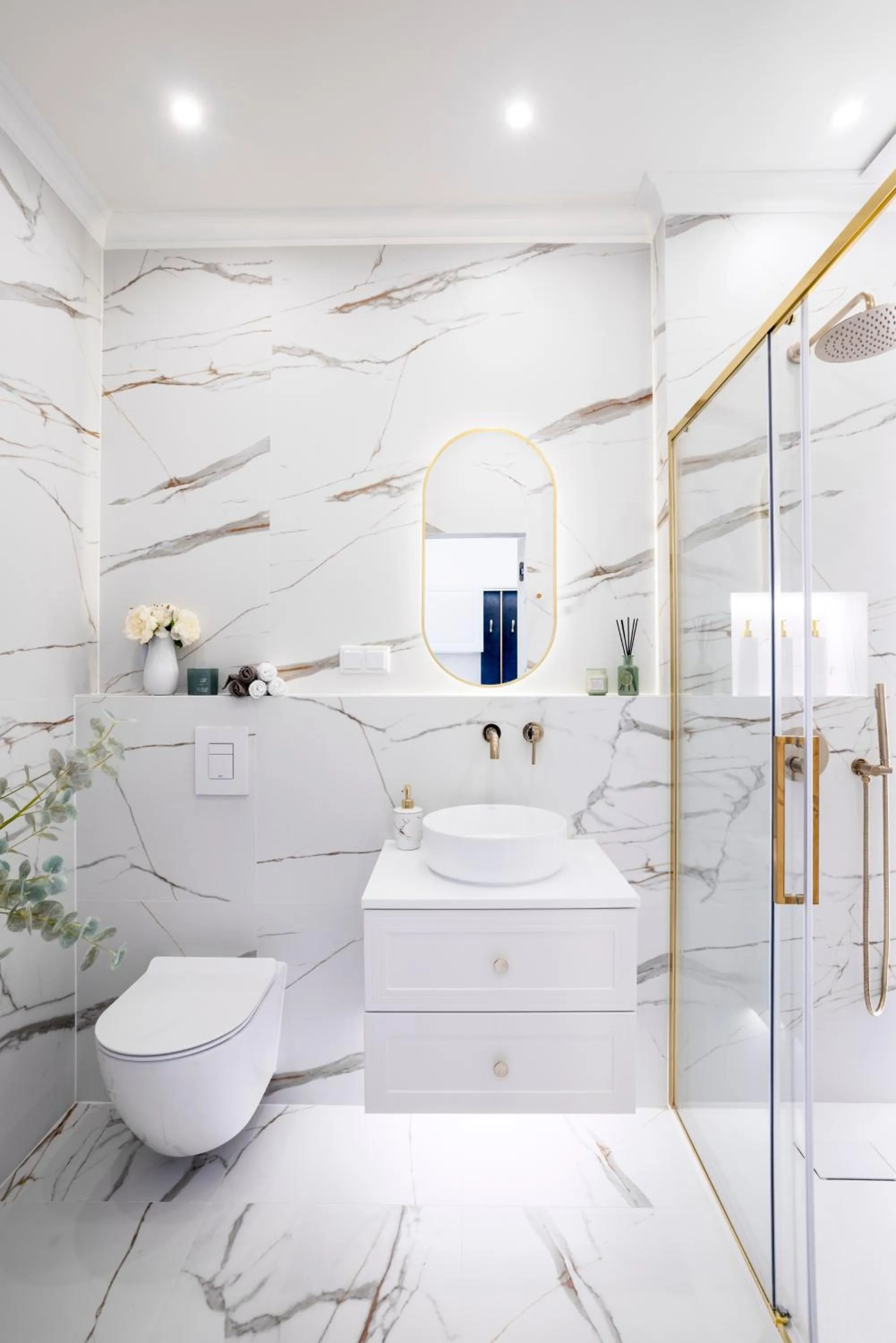 Shower in Main Square Apartments