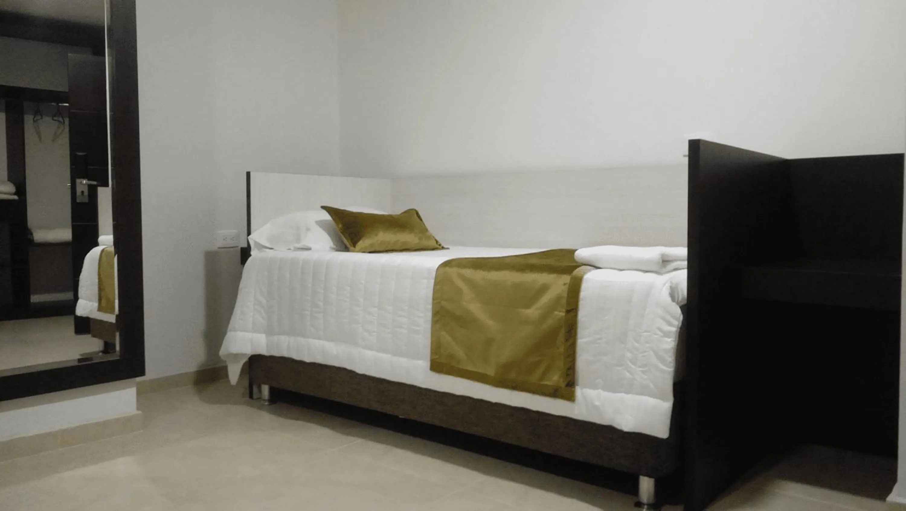 Bedroom, Bed in Hotel Andinos Plaza Florencia