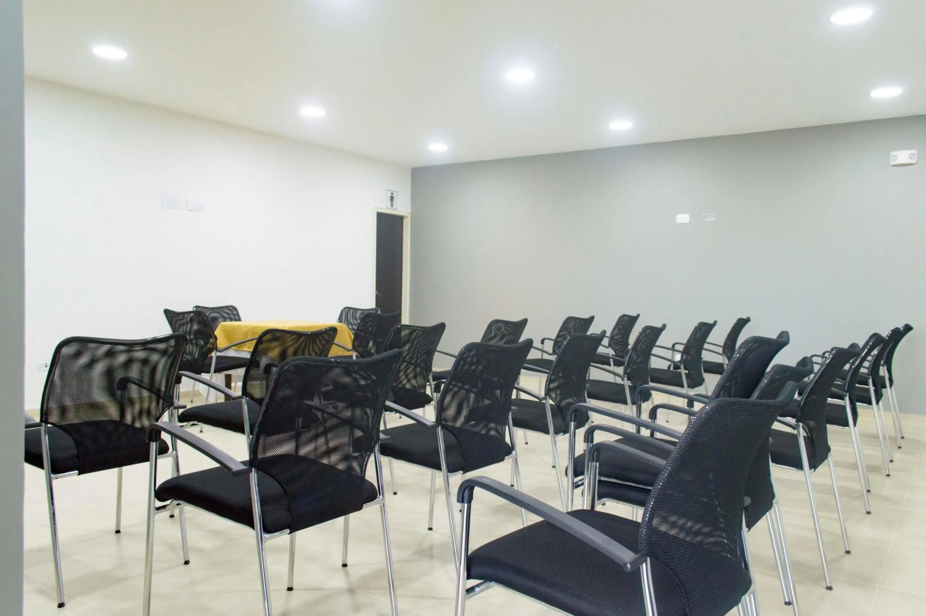 Business facilities in Hotel Andinos Plaza Florencia