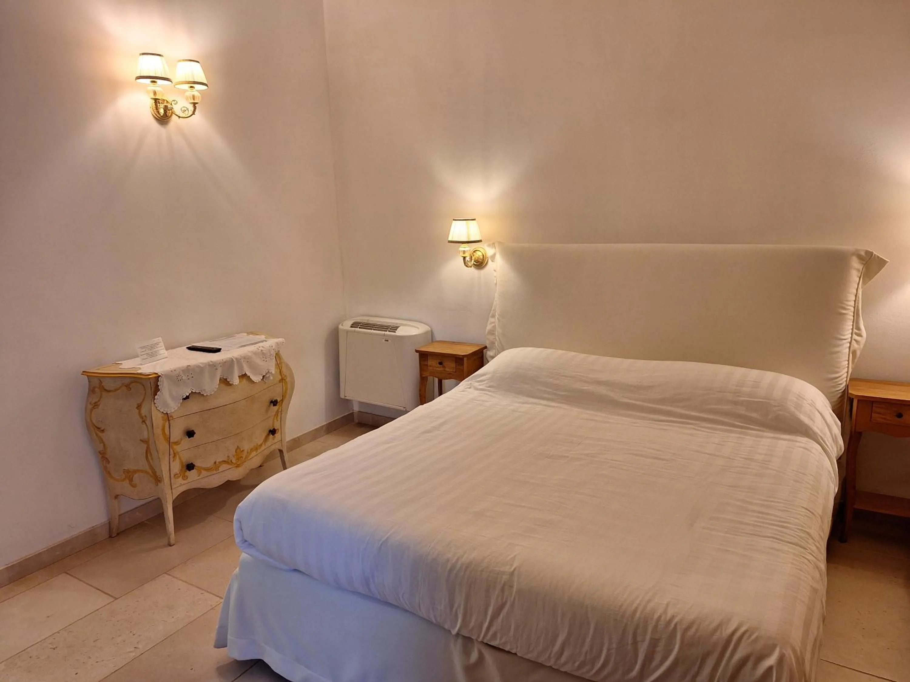 Classic Triple Room in Masseria Del Crocifisso