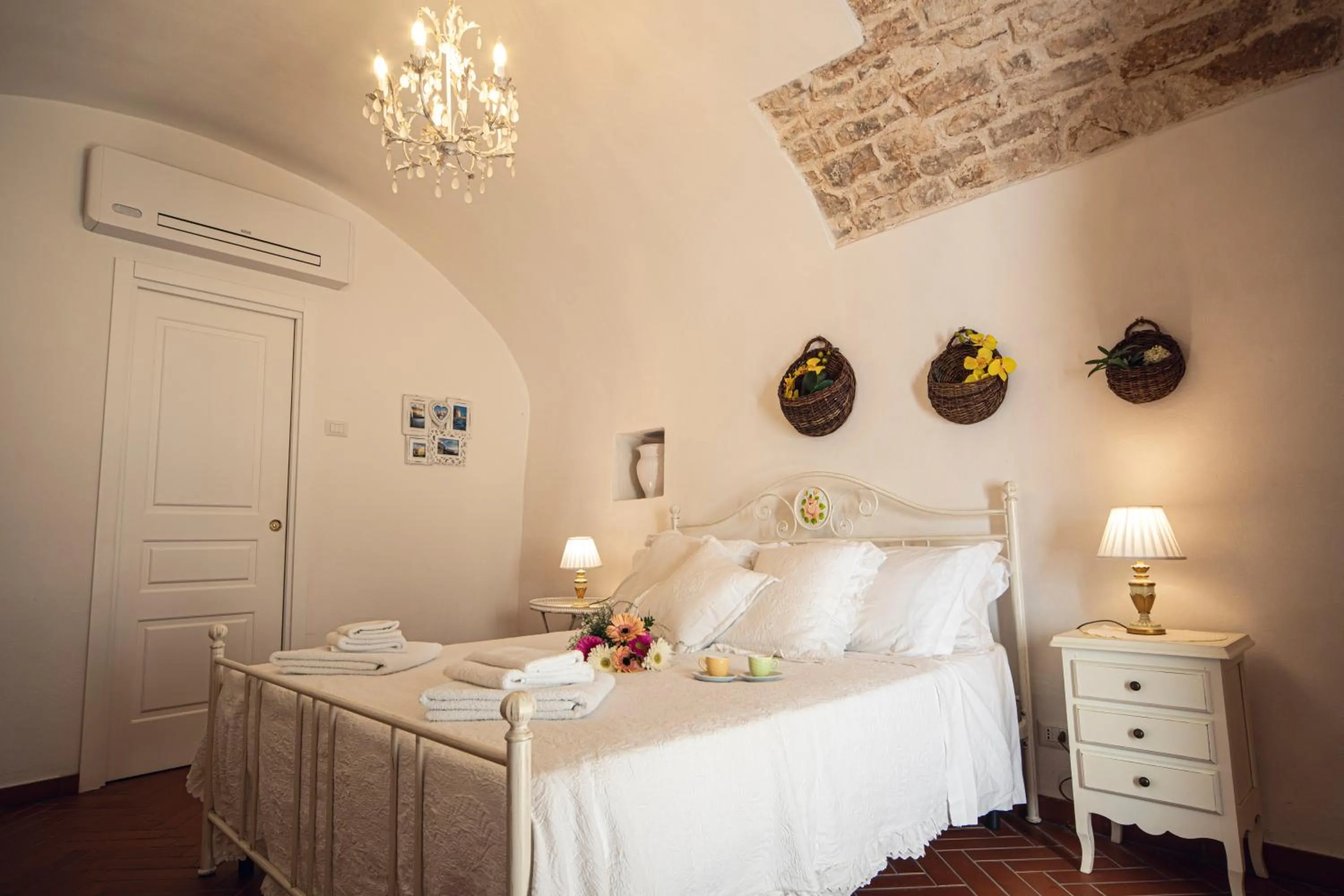 Queen Room in Masseria Del Crocifisso