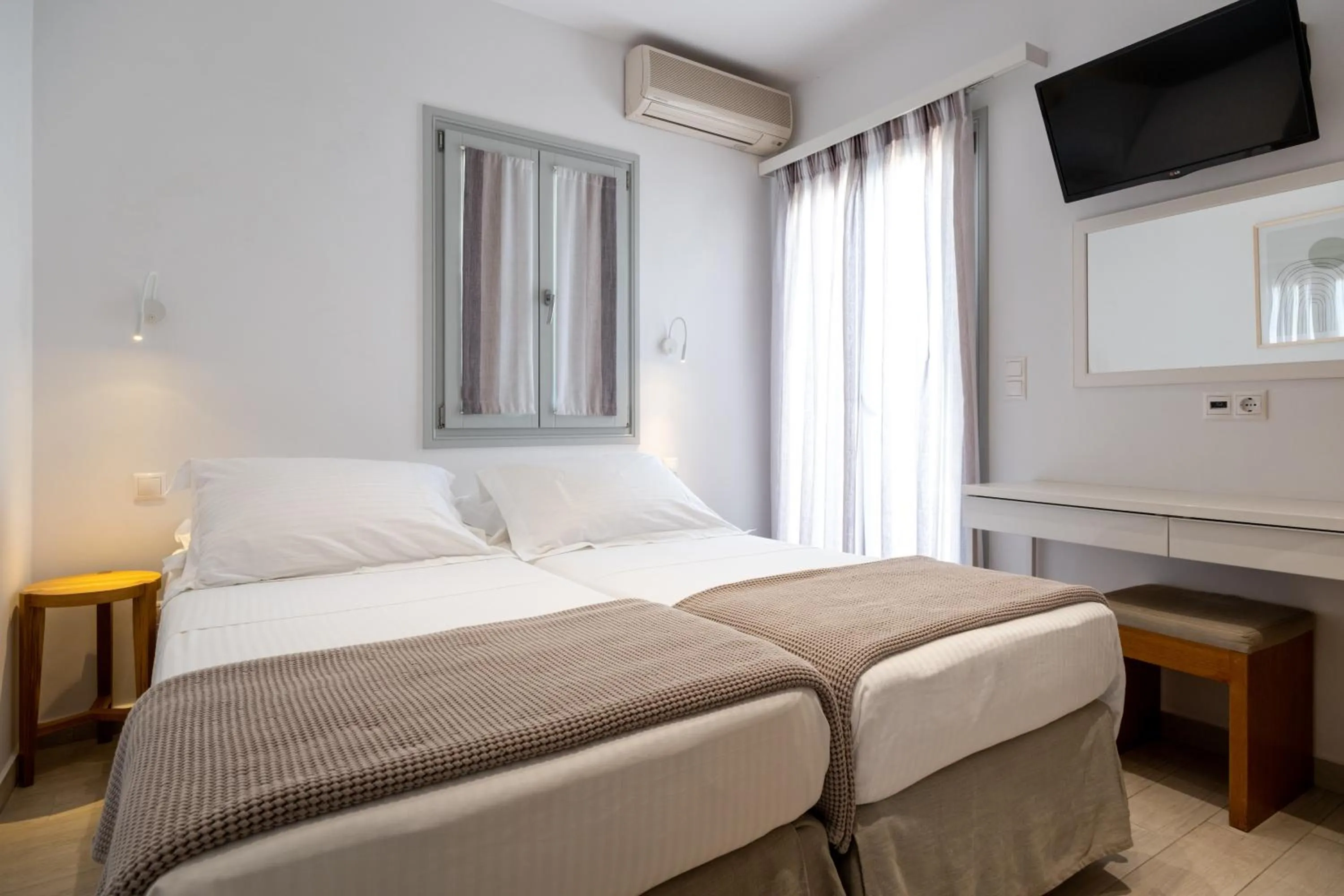 Bed in Anemomylos Residence