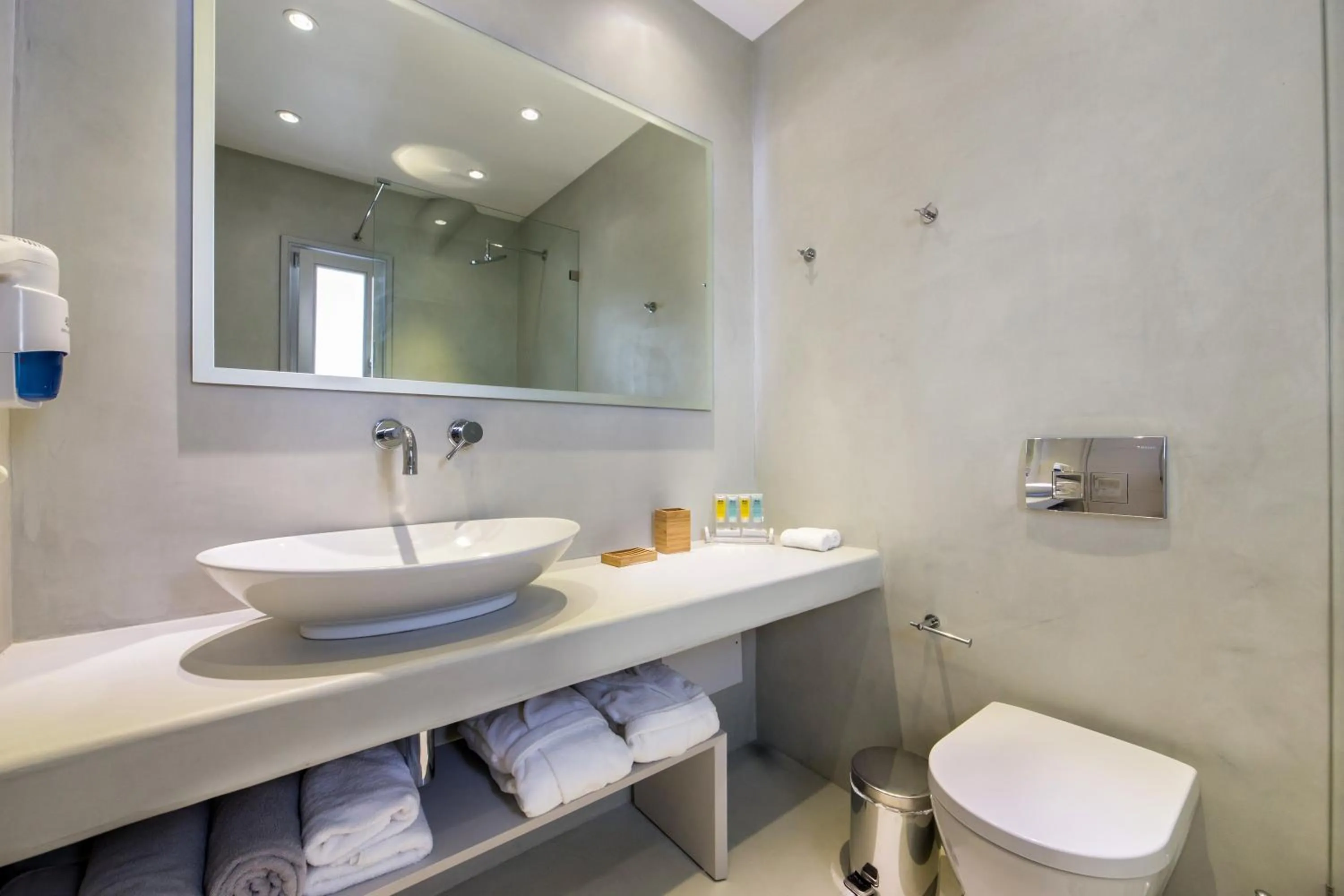 Bathroom in Anemomylos Residence