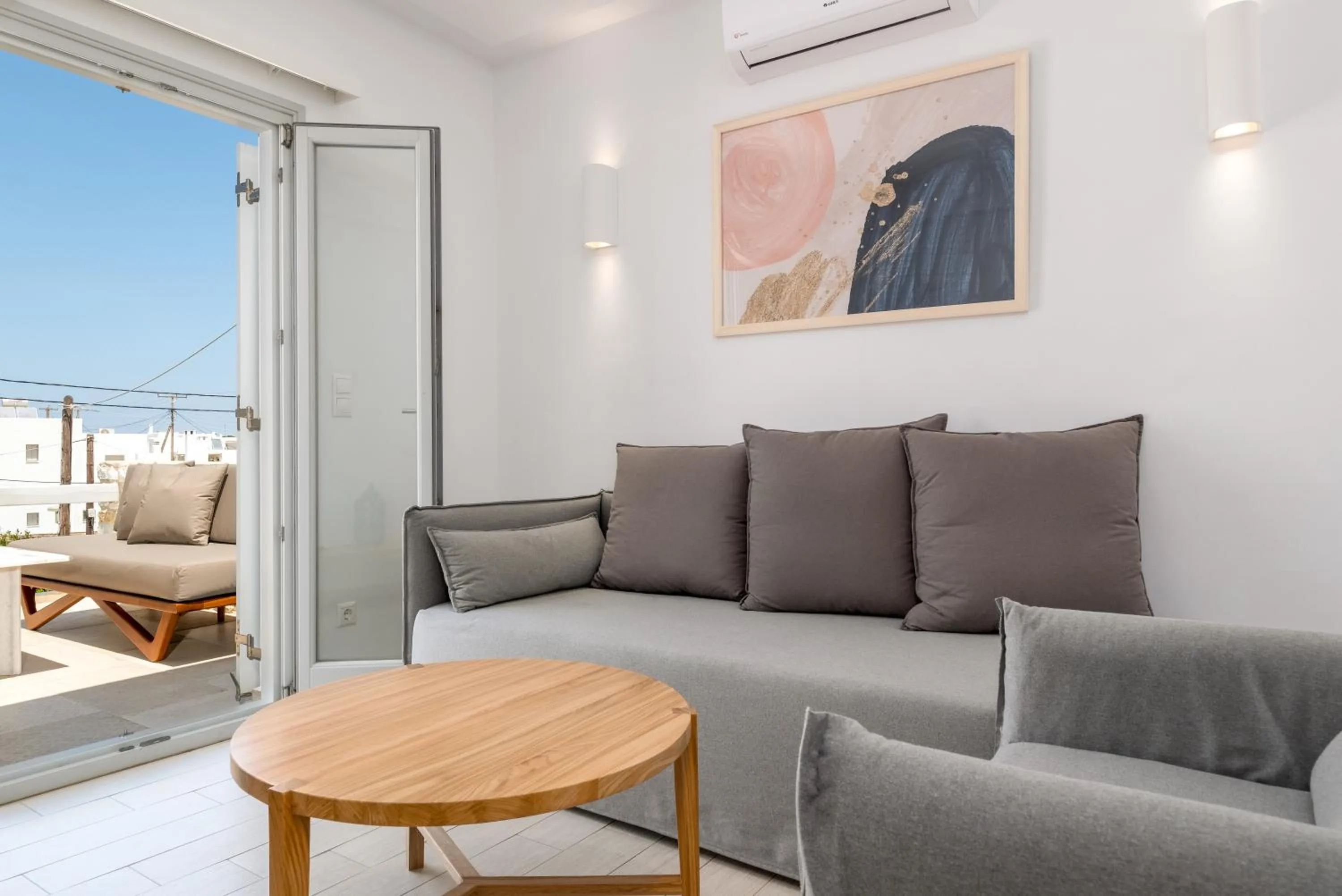 Area and facilities in Anemomylos Residence