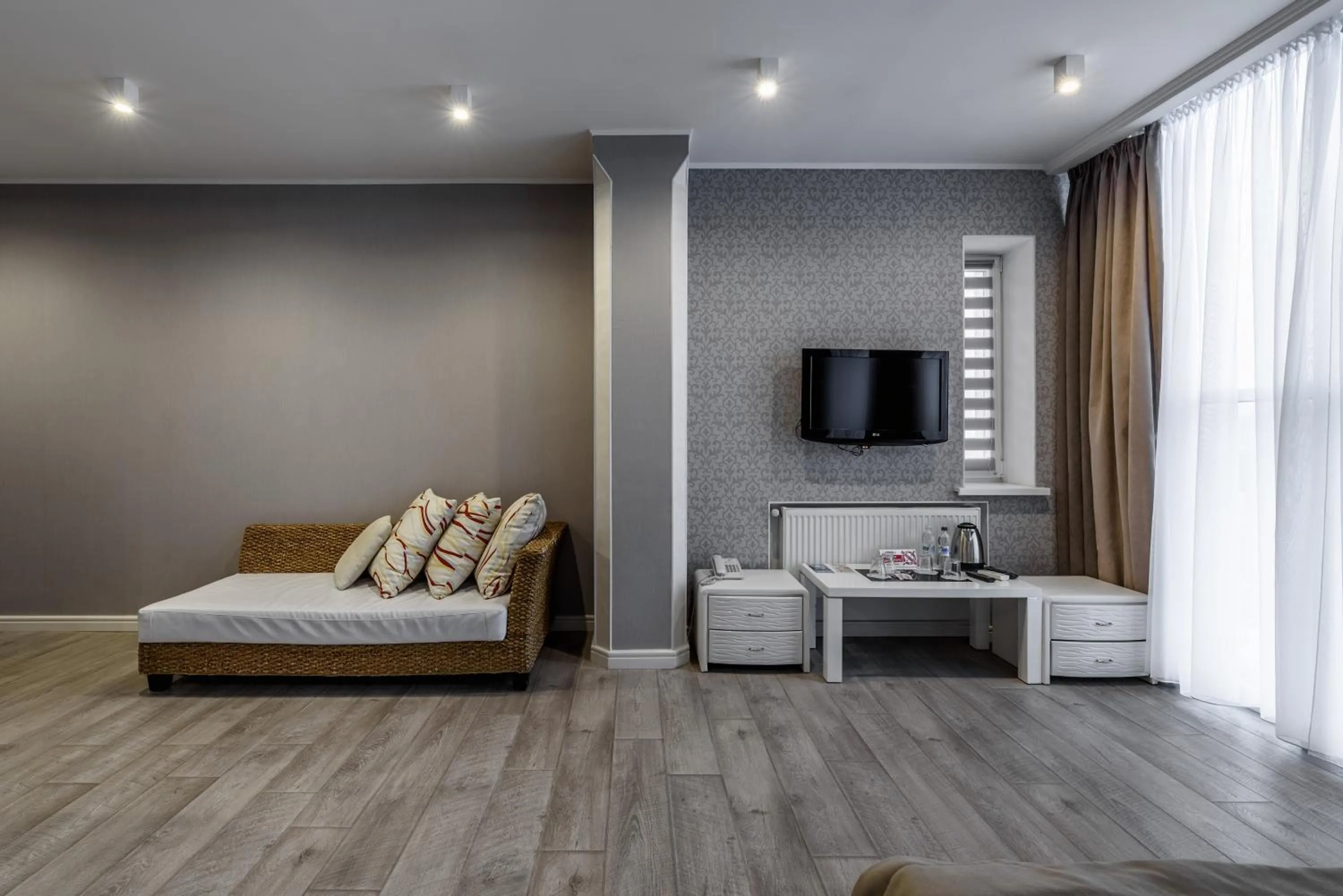 TV and multimedia, Bed in Pallada Hotel